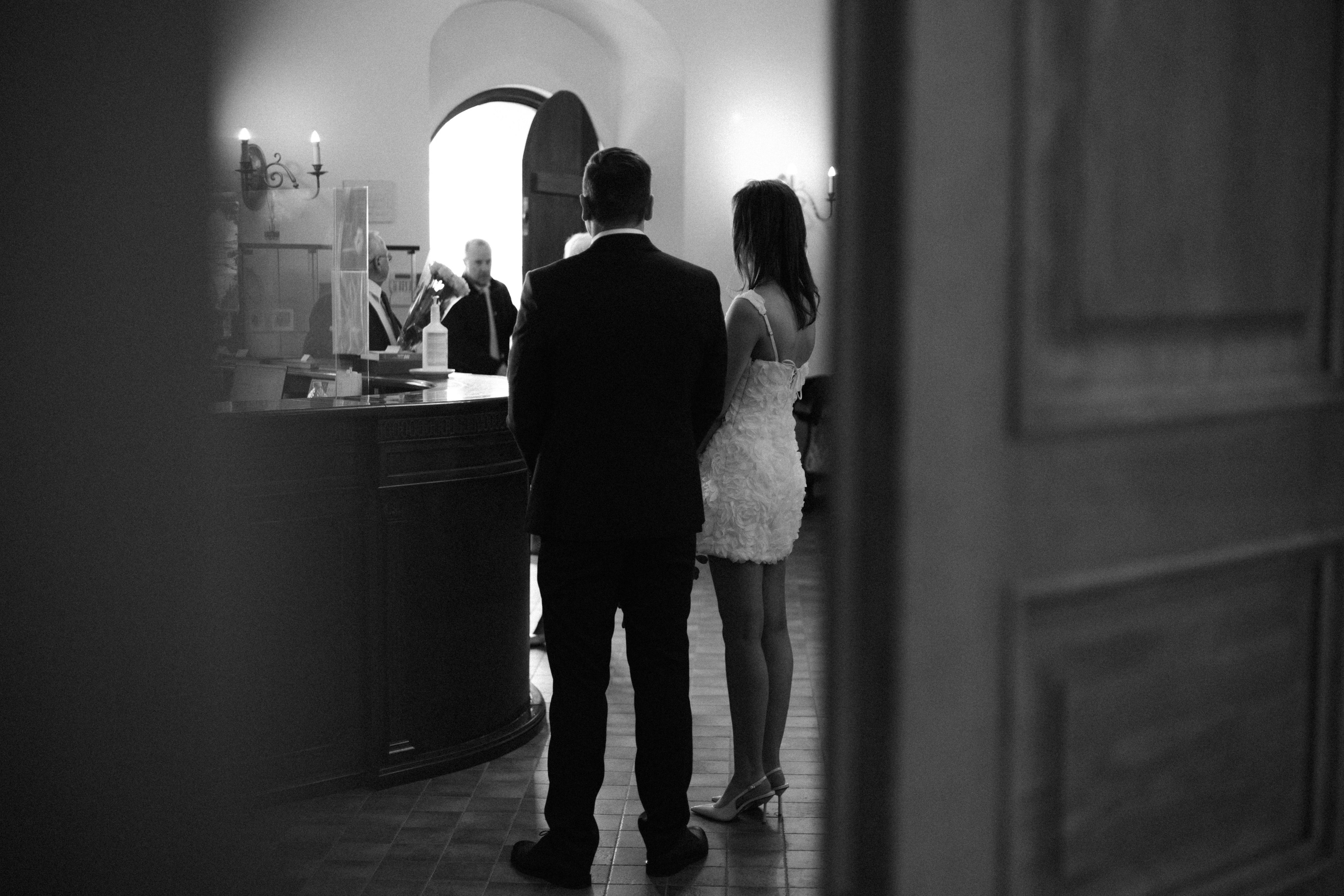 Monika ir Vytautas — miestu alsuojanti trumpa jaunųjų fotosesija Kaune