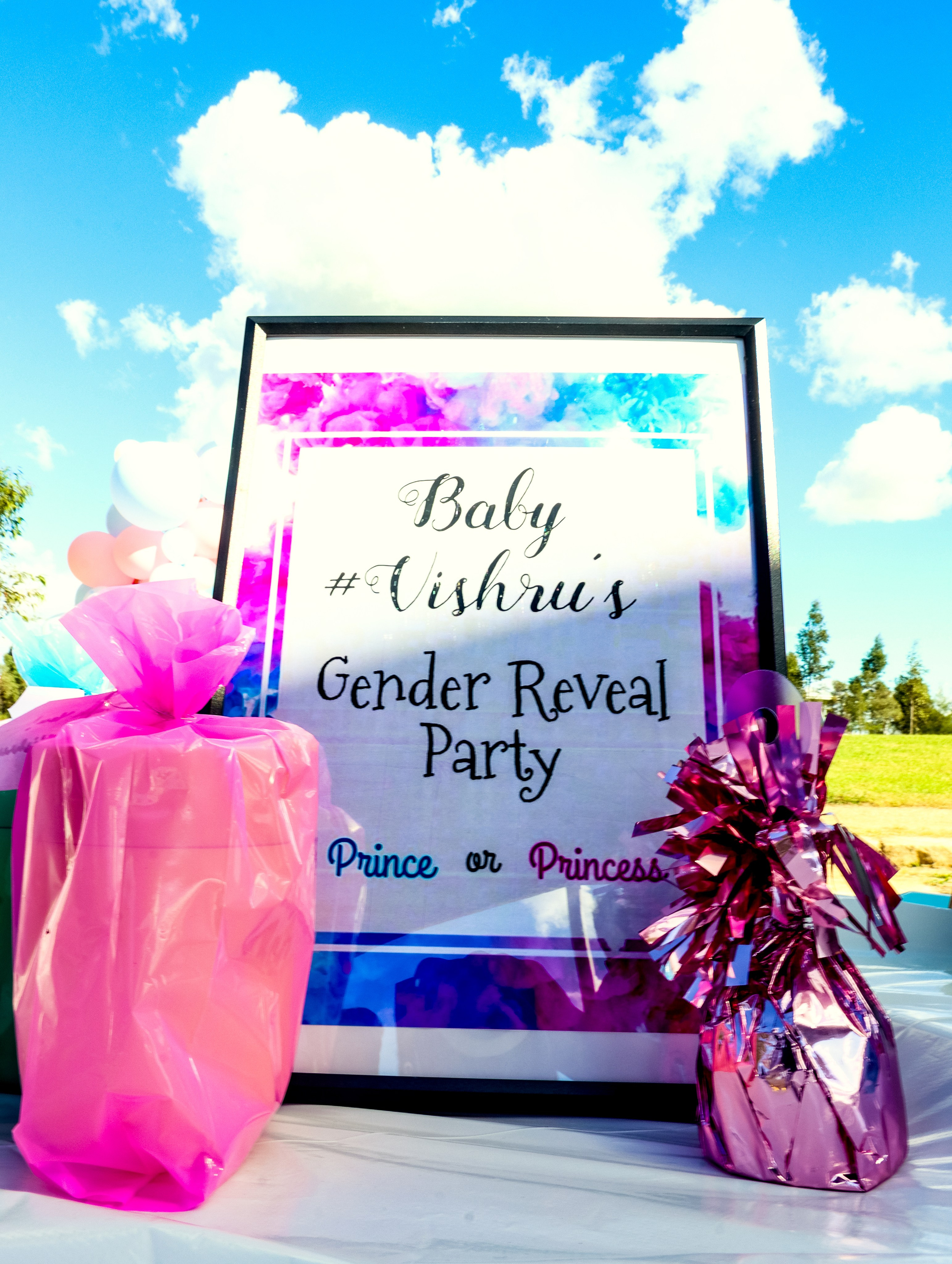 Gender and name Reveal. MHCreative is family-oriented photographer based in SYDNEY