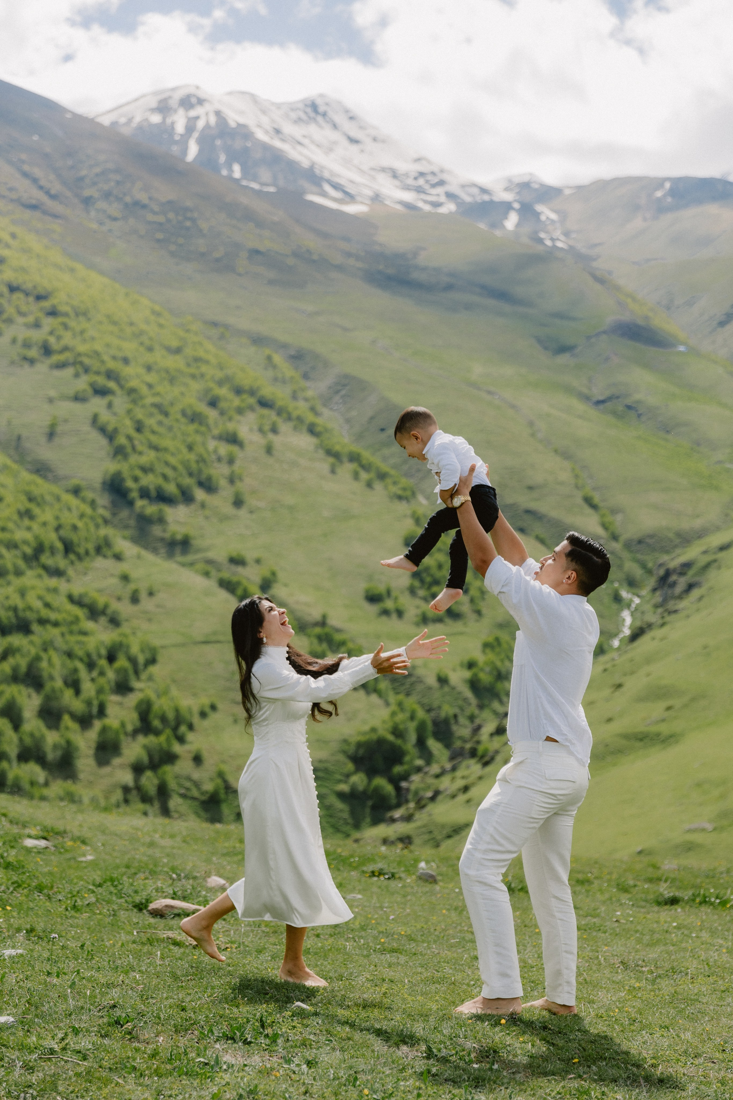 Kazbegi (3,5 hours from Tbilisi)/Казбеги (3,5 часа от Тбилиси). Photographer Anna Nazarenko