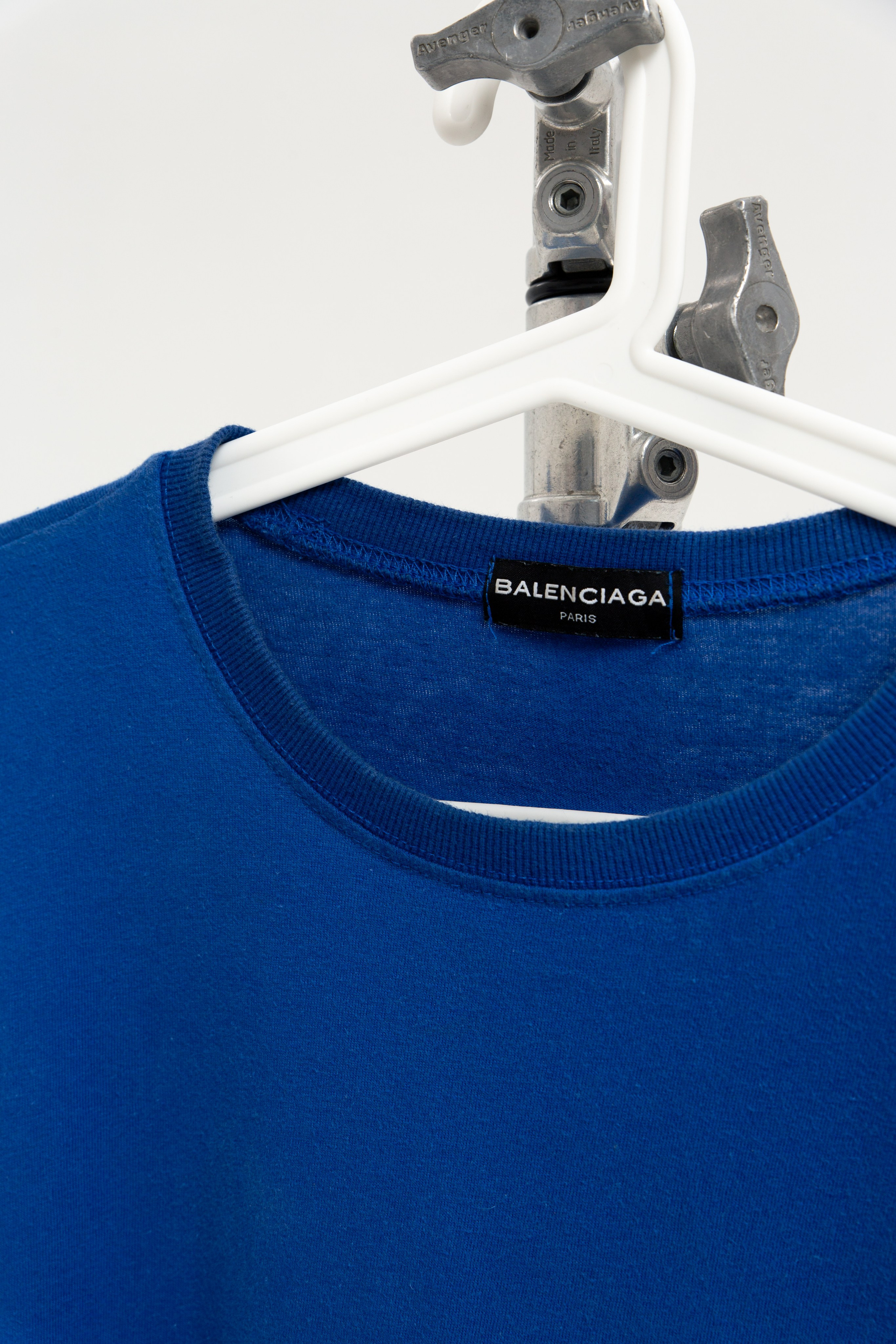 Davran. Thrift shop. Photographer Vladmir Gladkov