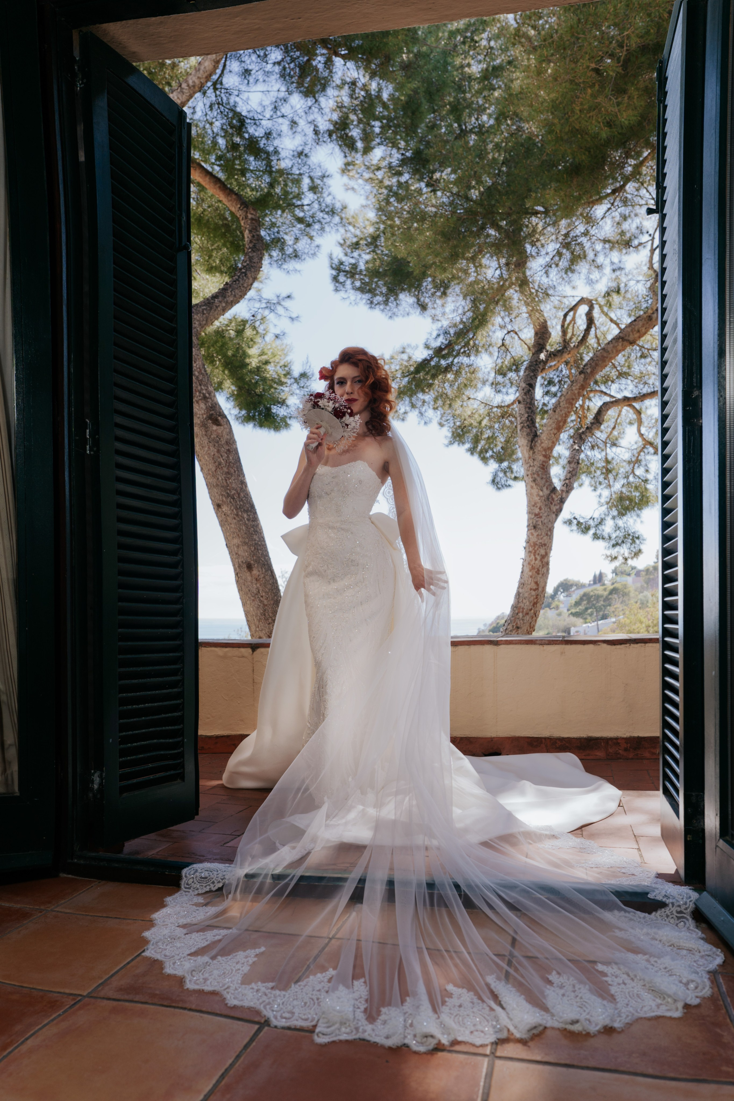 Havie & Isabel — a wedding in Gaudí’s Crypt. DiaFoto Weddings · Premium Destination Wedding Photographer & Videographer in Barcelona