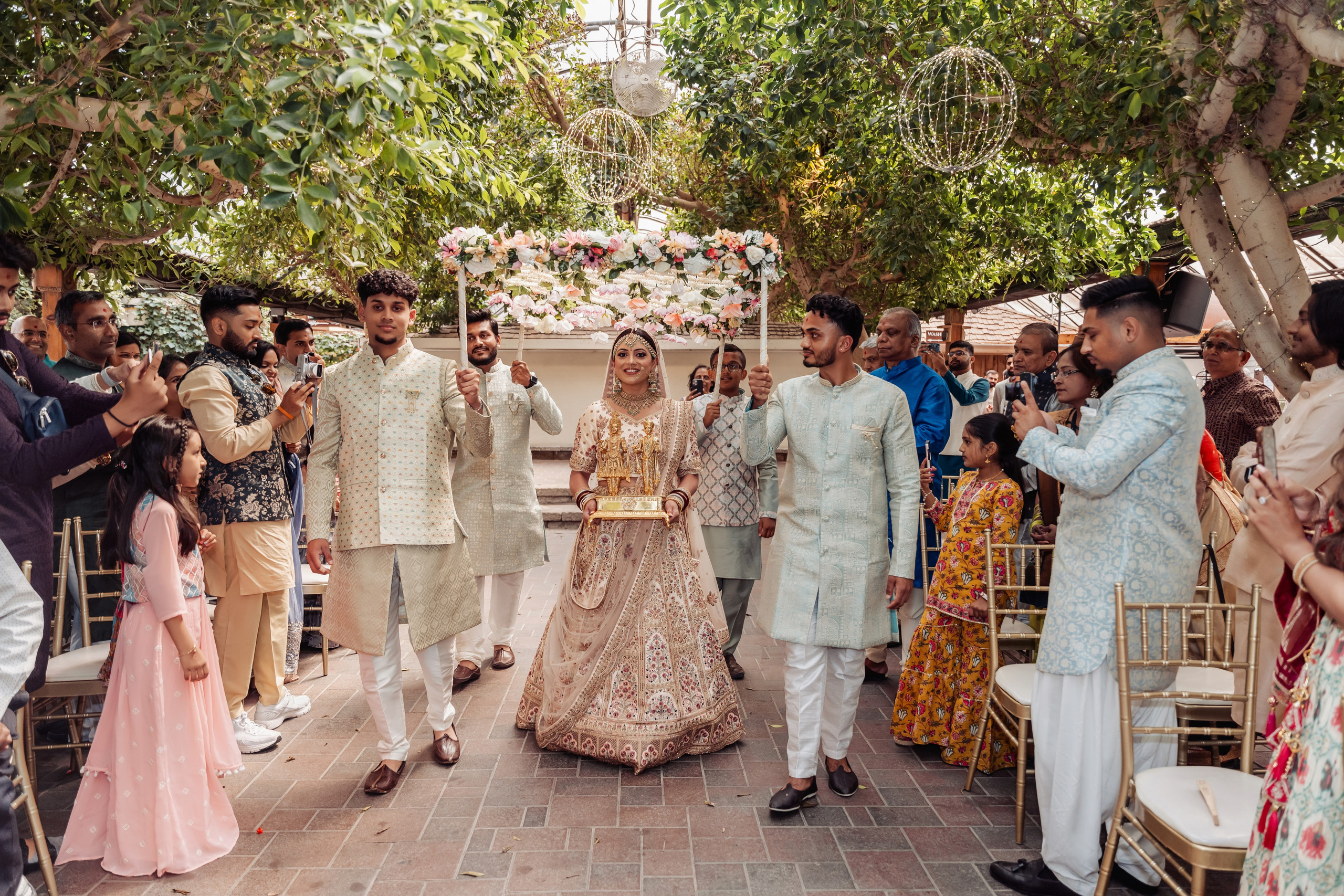 Darshil & Shailja. Wedding Photographer & Cinematographer studios