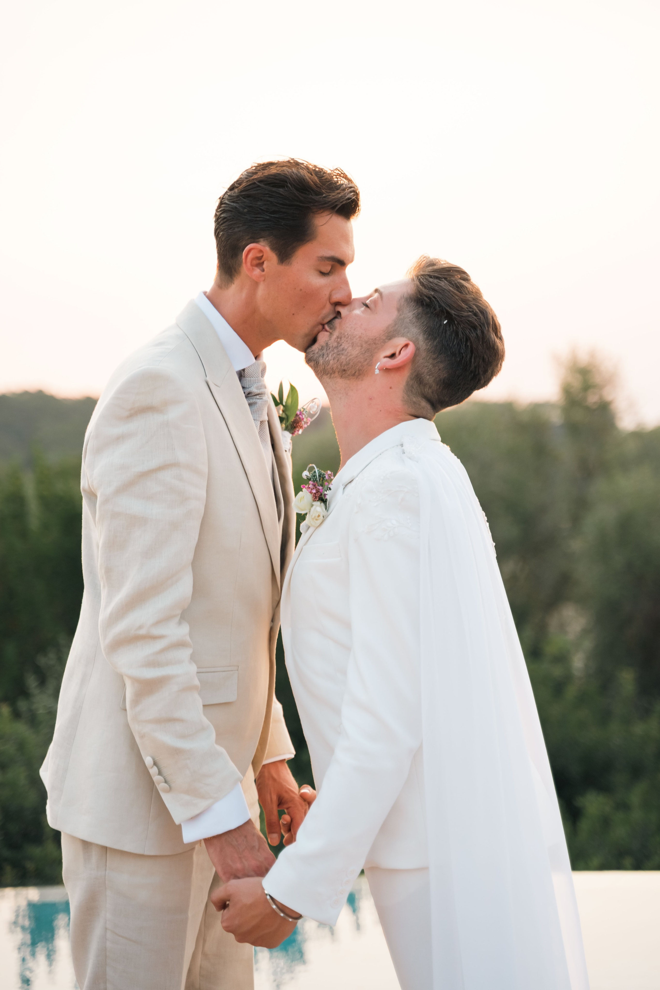 Artur&Mikel. Mallorca Weddings & Family – Natural & Emotional Photography