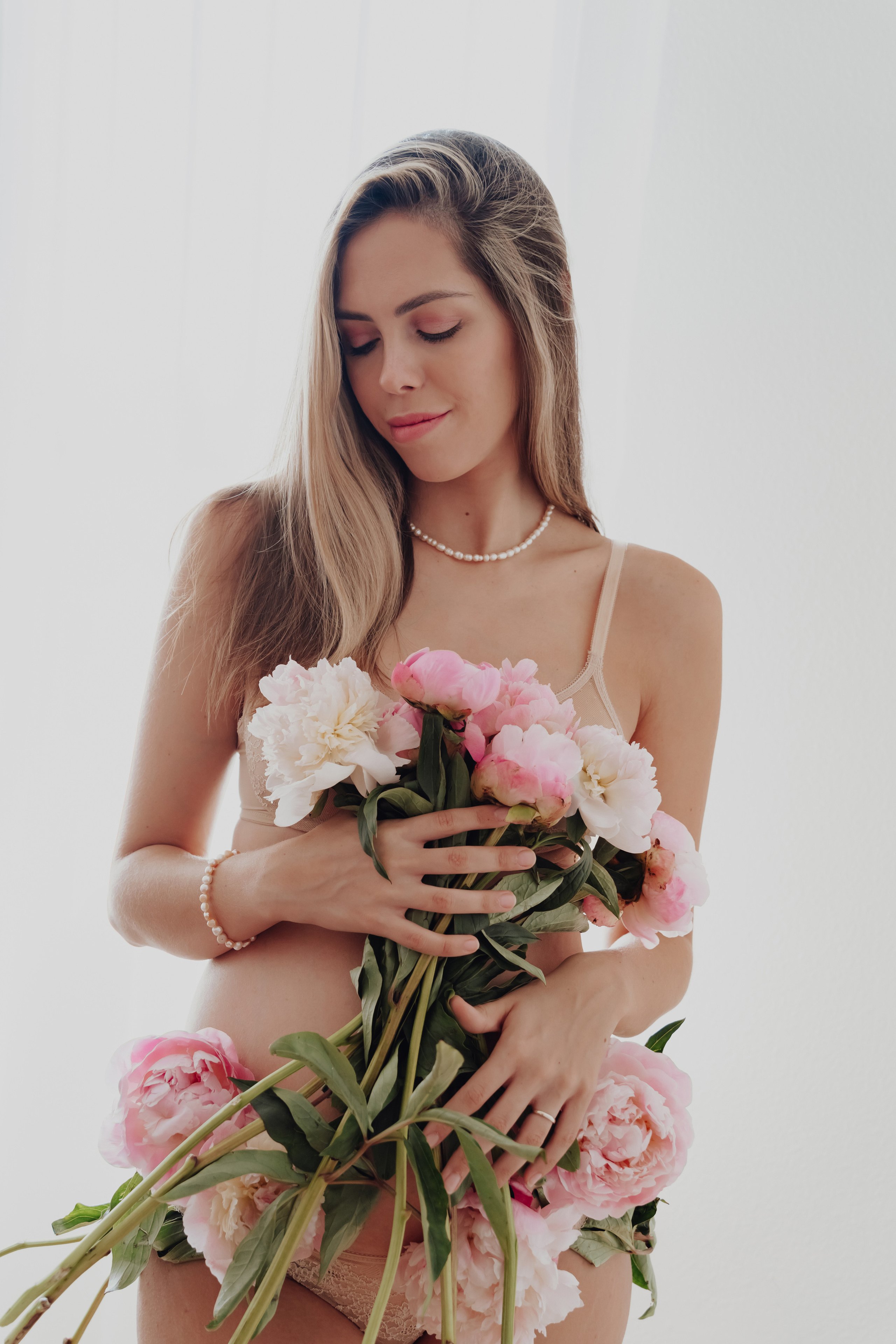 Family/pregnancy. Portrait photographer, brands and content in Valencia, Spain, Europe