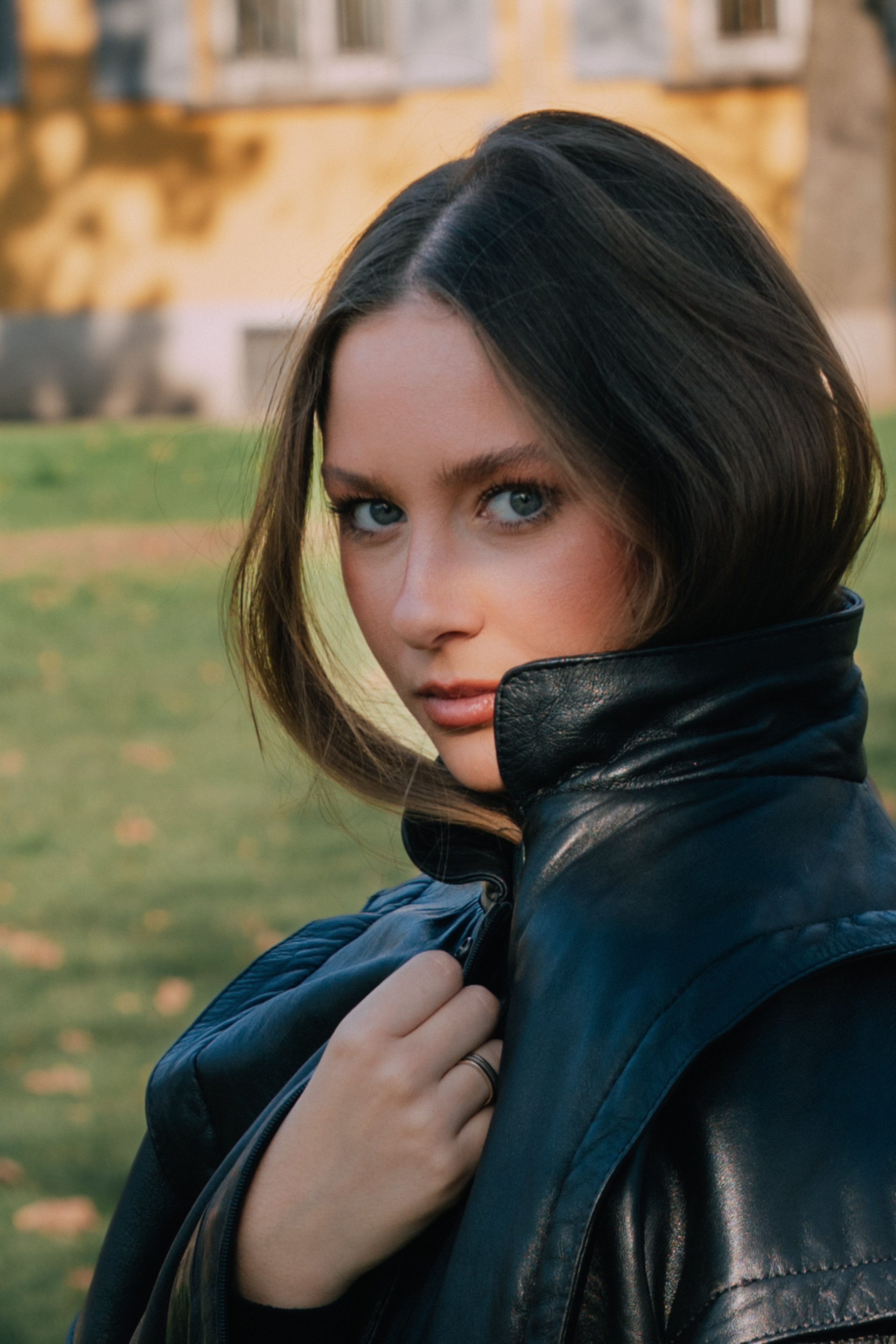 женский портрет в Милане при естественном свете