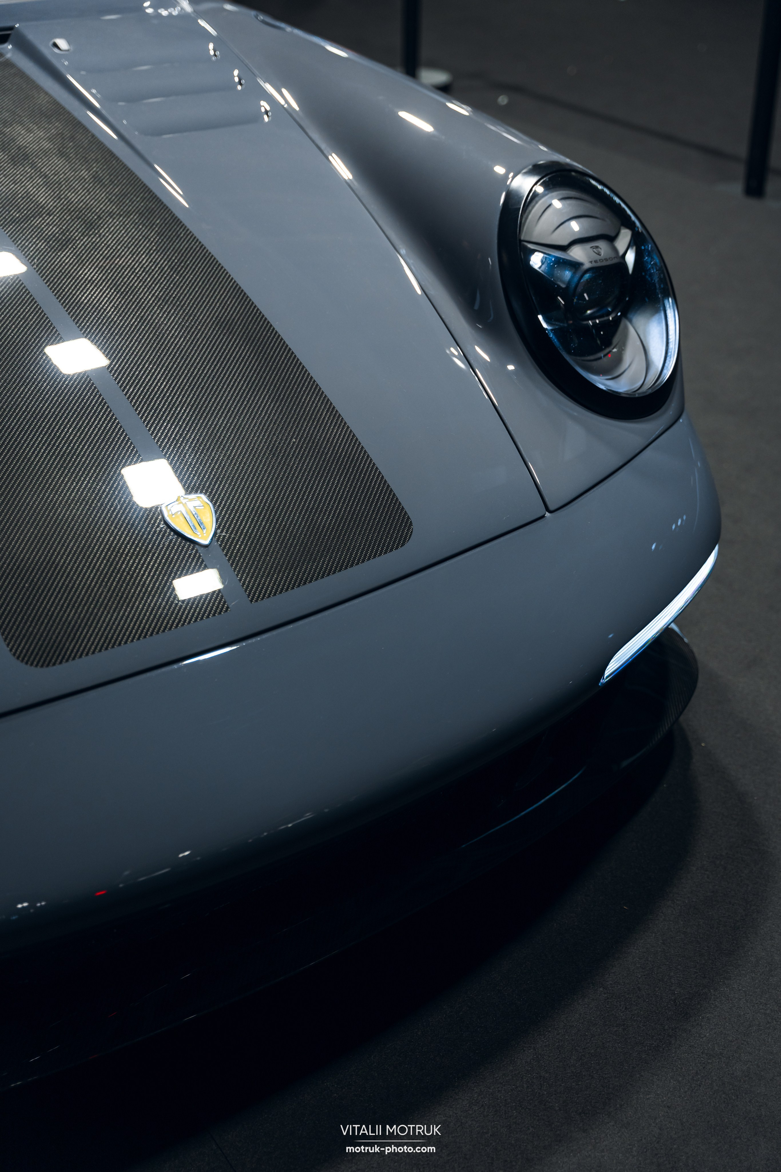 Retromobile 2026. Photographe de voitures à Paris — Vitalii Motruk