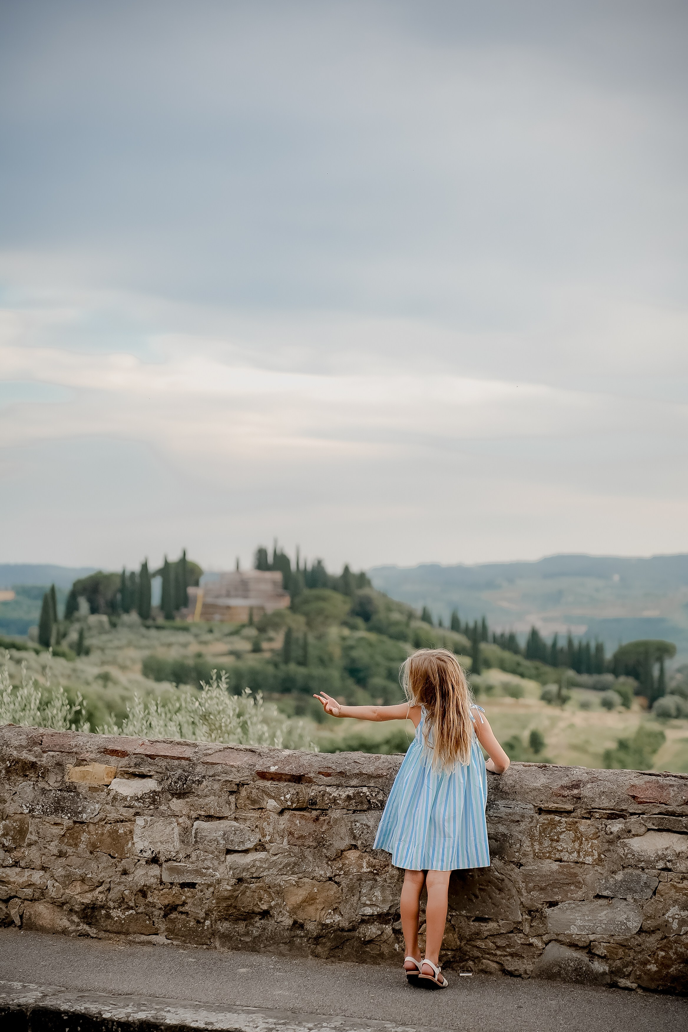 Nicole & Family. Wedding Photographer in Italy