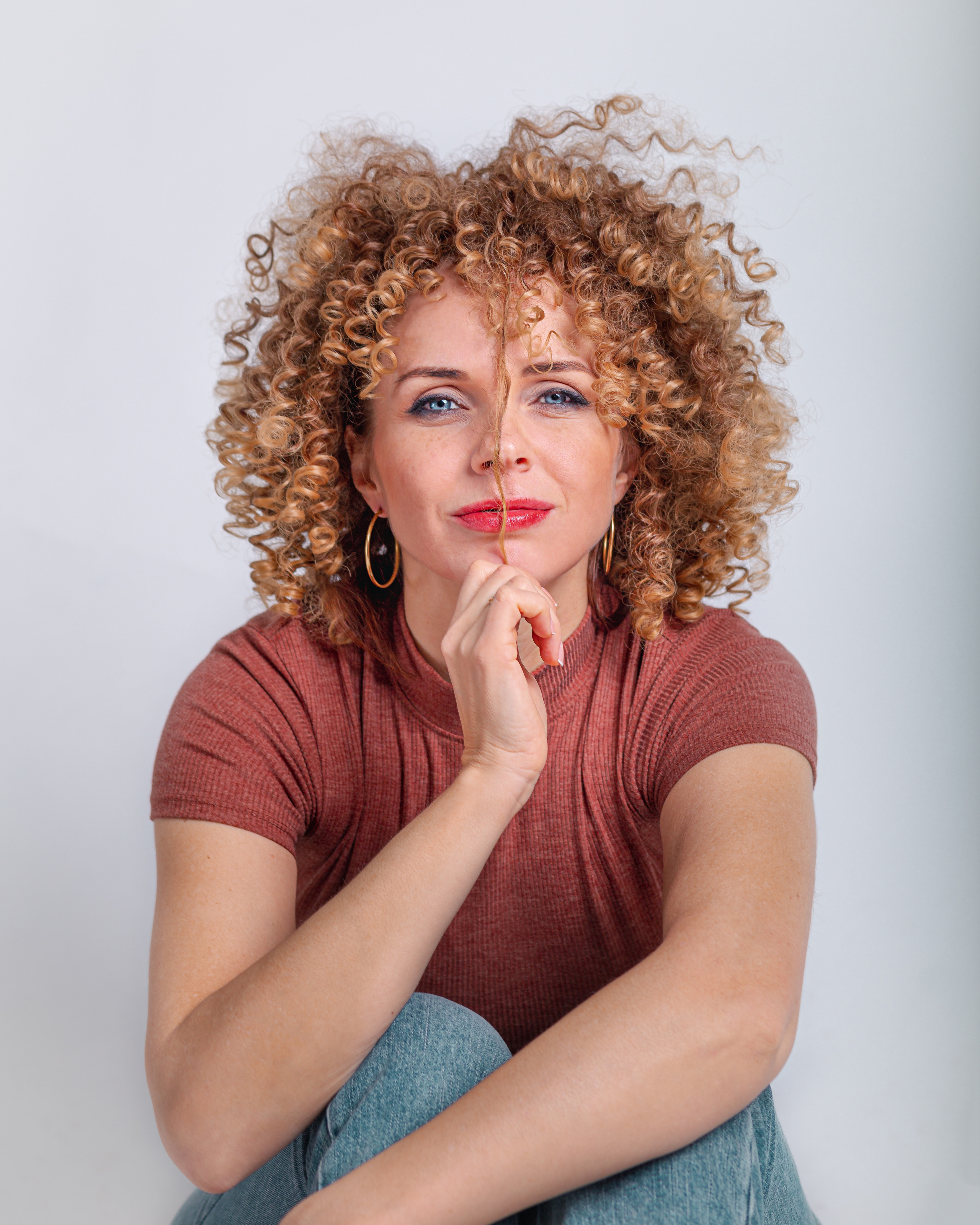 Content photo. Фотограф Бургас. Фотосесии в студио и на открито, портрети, заснемане