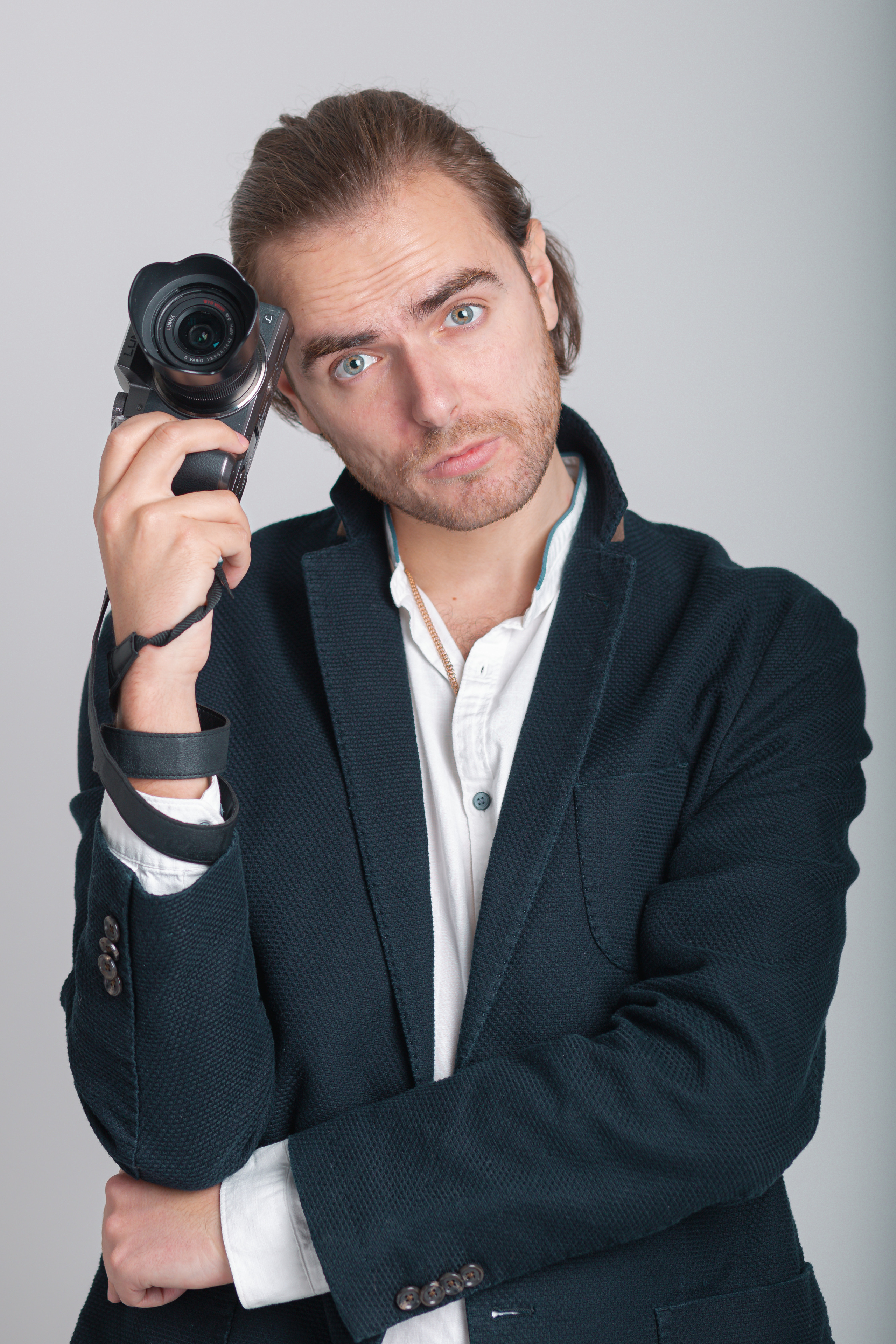 Content photo. Фотограф Бургас. Фотосесии в студио и на открито, портрети, заснемане