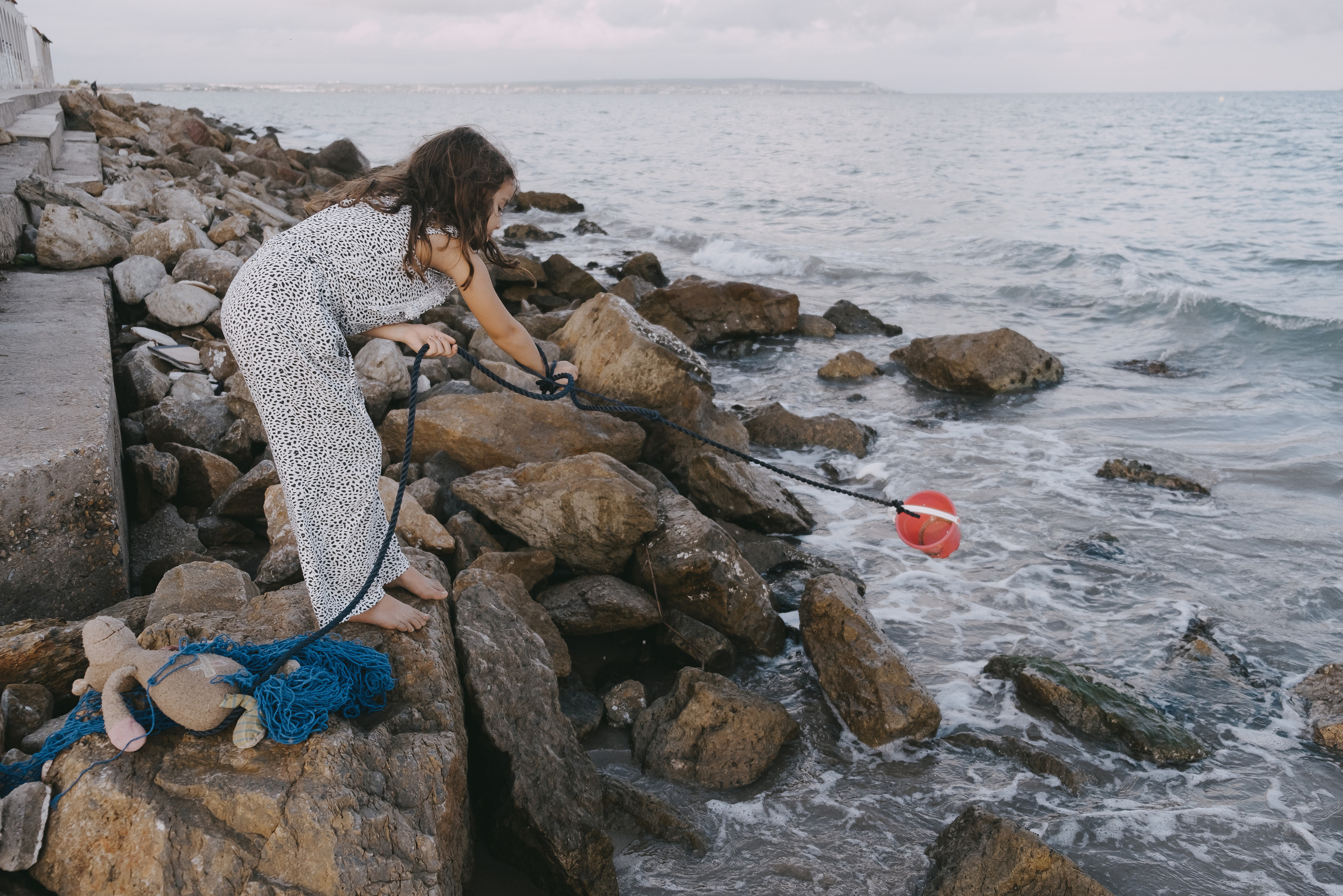 Fun family photo session on the beach