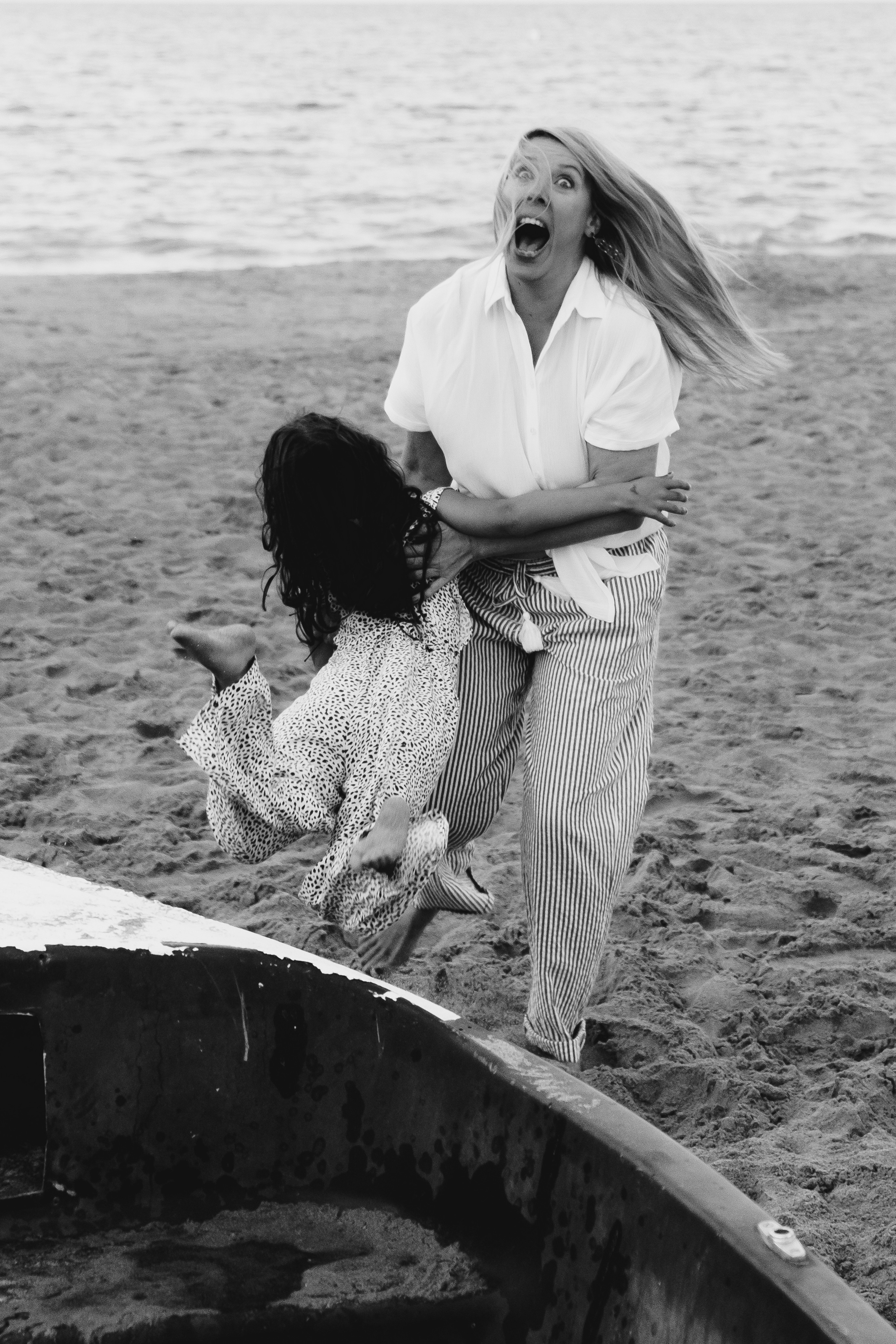 Fun family photo session on the beach