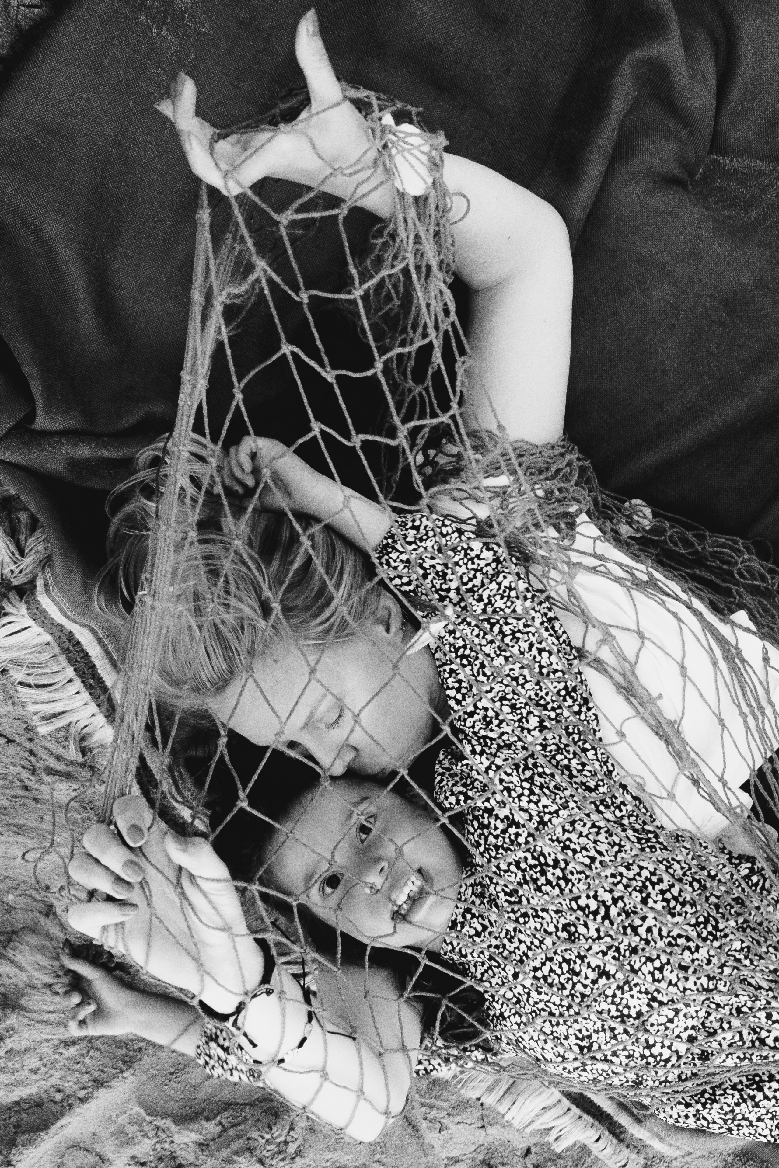 Fun family photo session on the beach