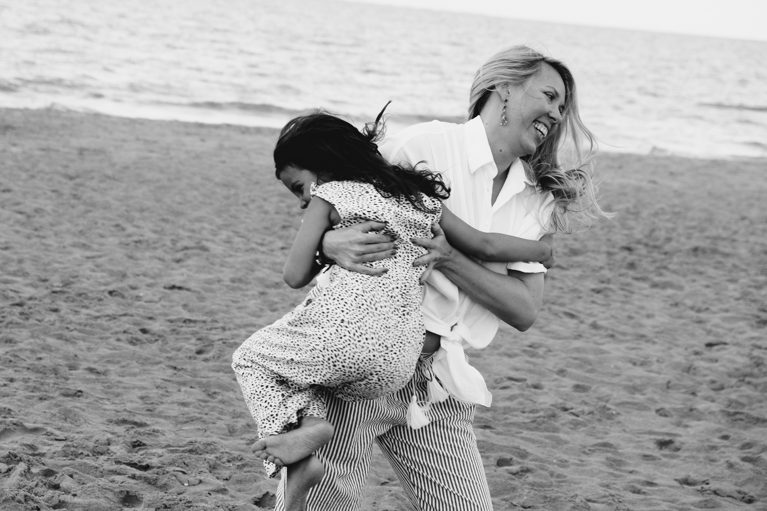 Fun family photo session on the beach