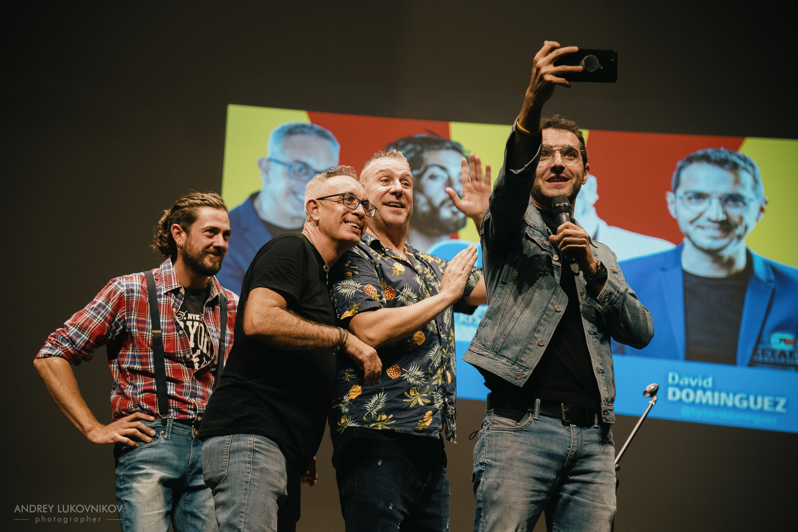 CHE. Фотоотчет с выступления испанских комиков