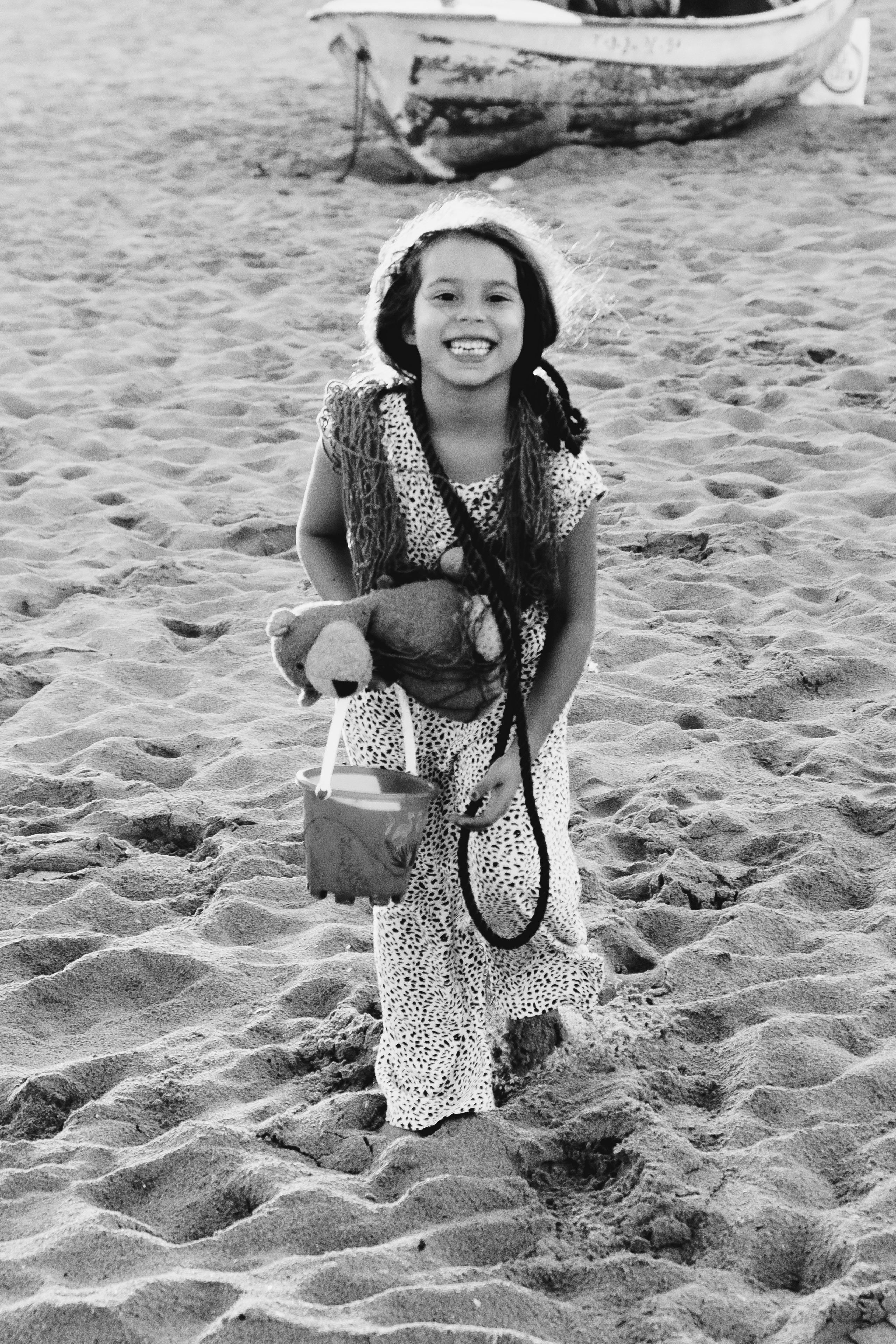 Fun family photo session on the beach
