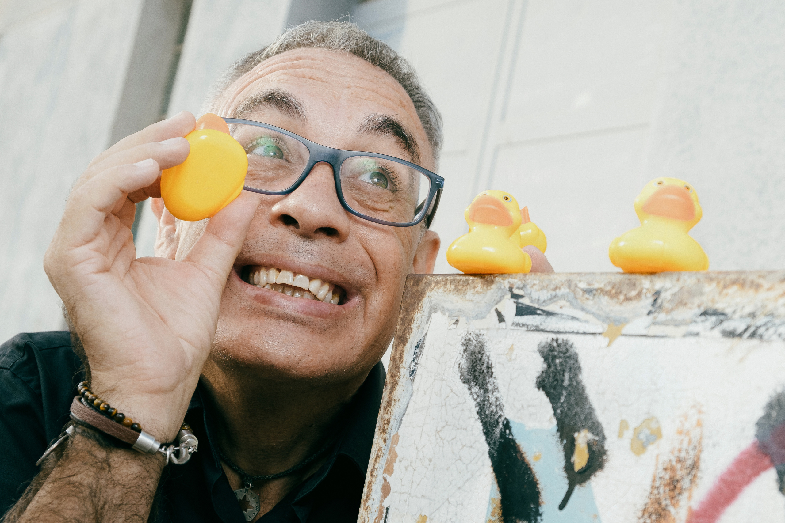 Dani Mares. A fun photo session with ducks for an artist