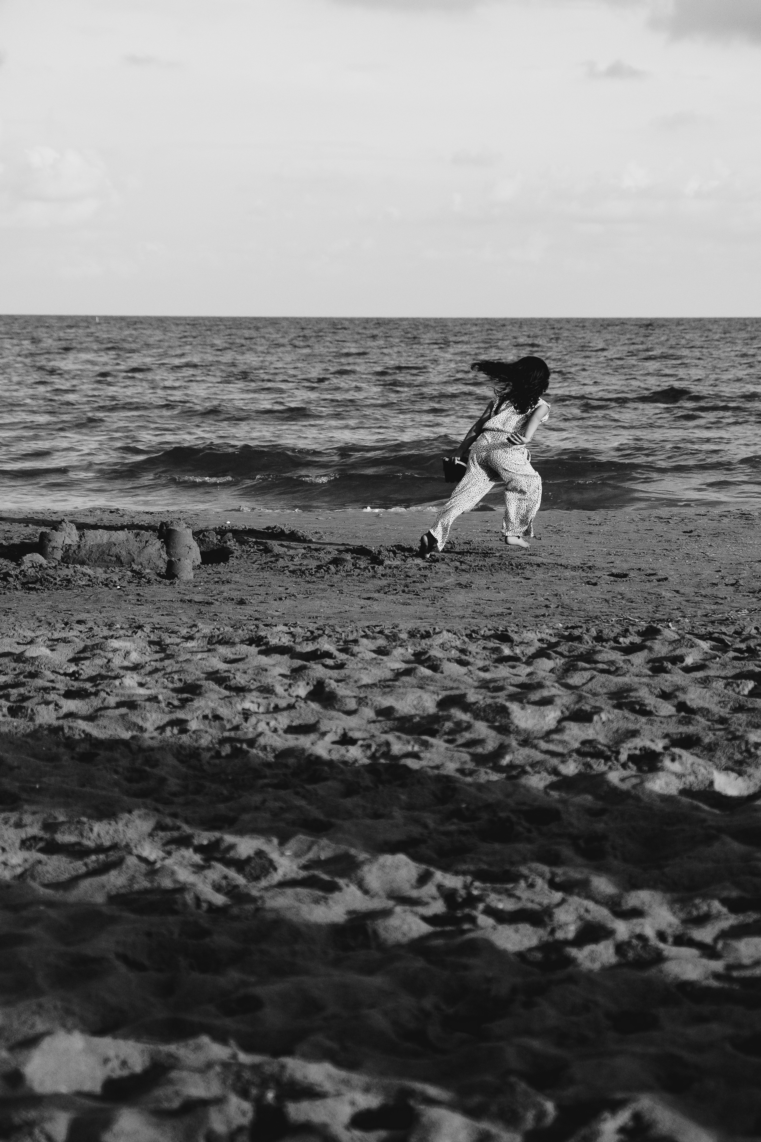 Fun family photo session on the beach