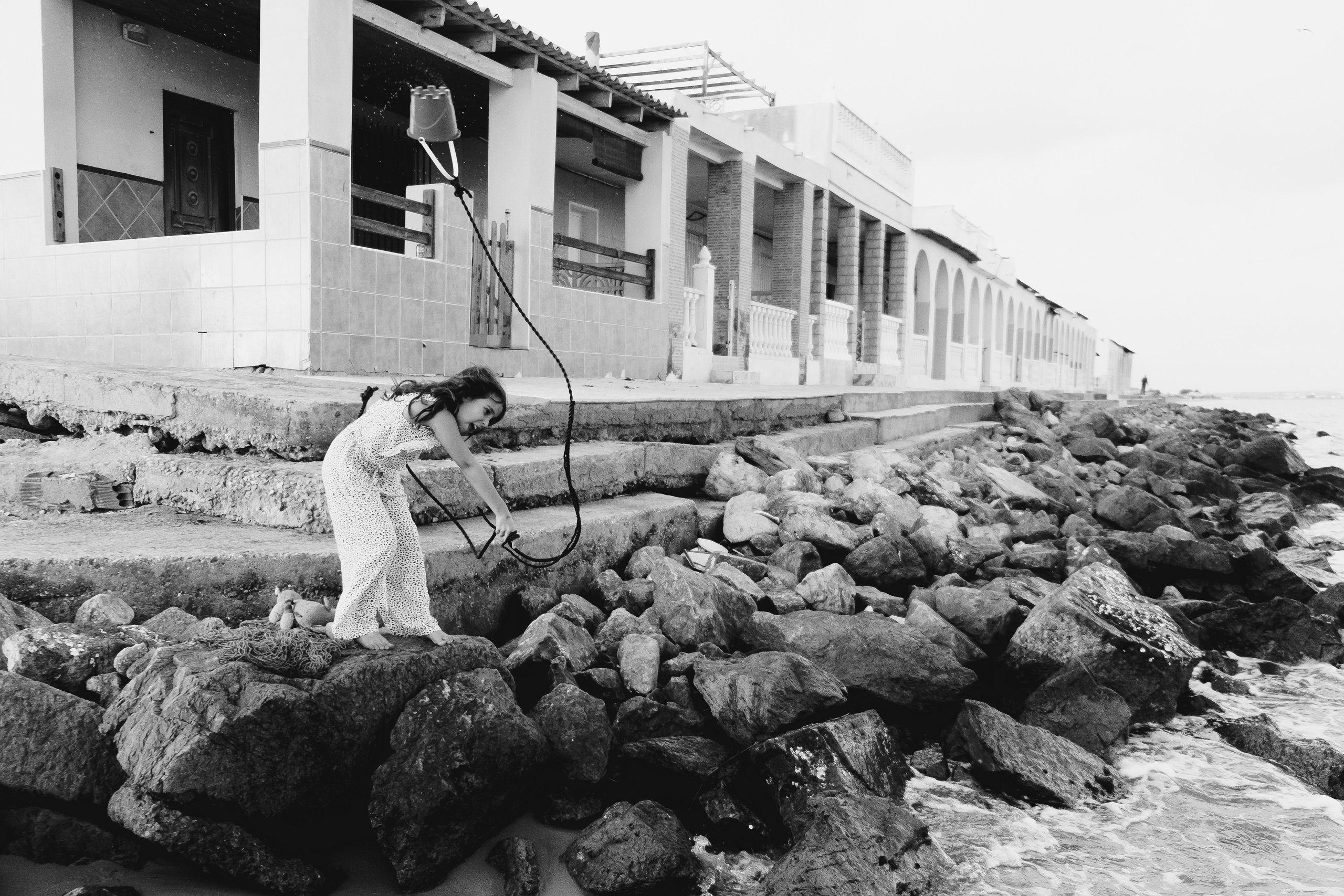 Fun family photo session on the beach
