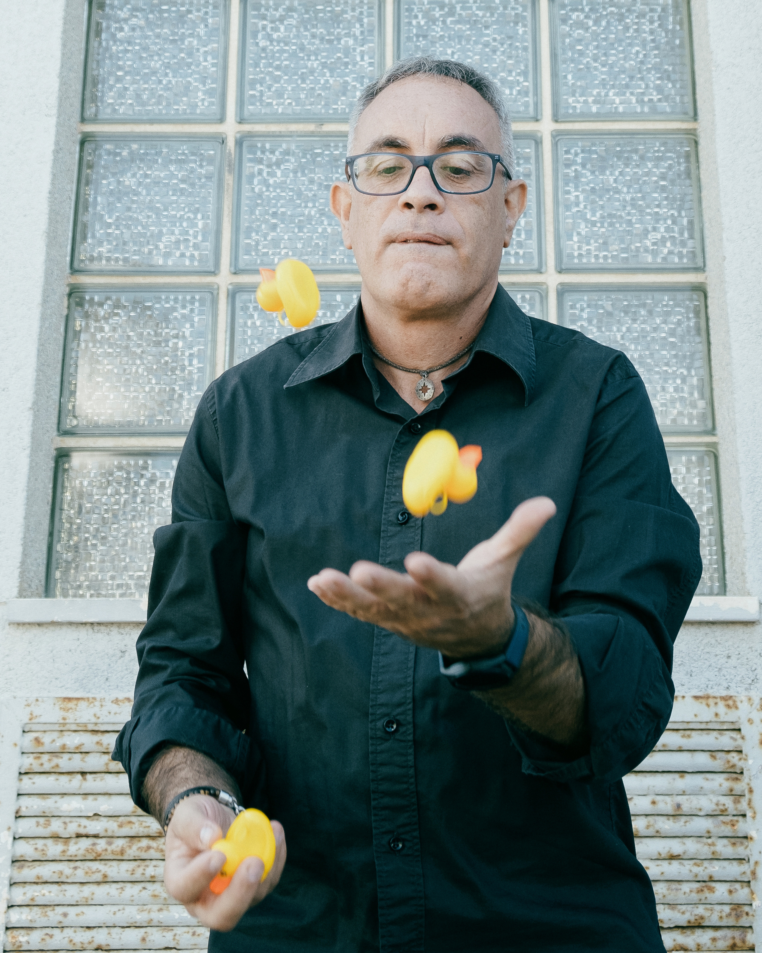 Dani Mares. A fun photo session with ducks for an artist