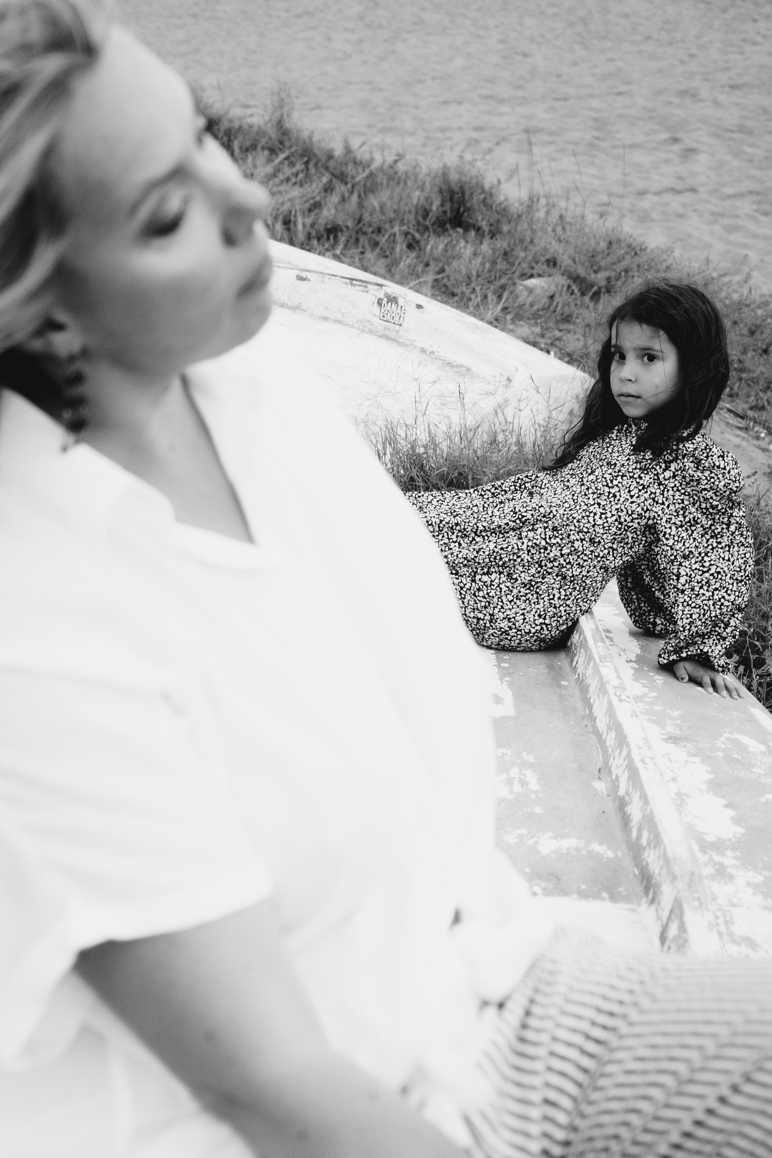 Fun family photo session on the beach