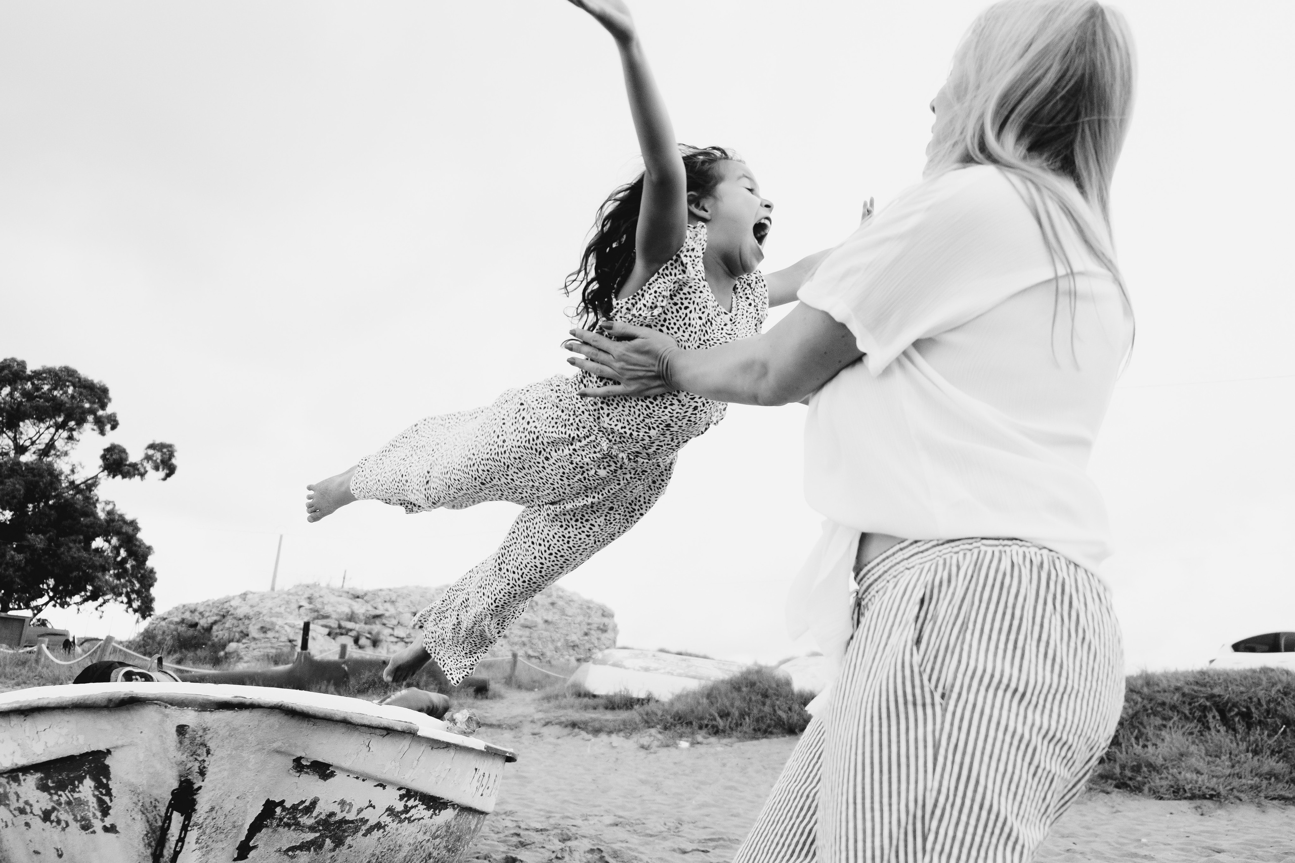 Fun family photo session on the beach