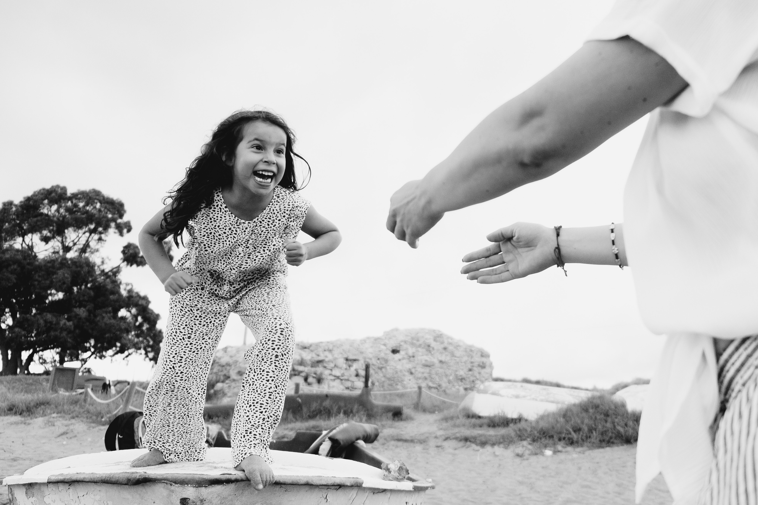 Fun family photo session on the beach