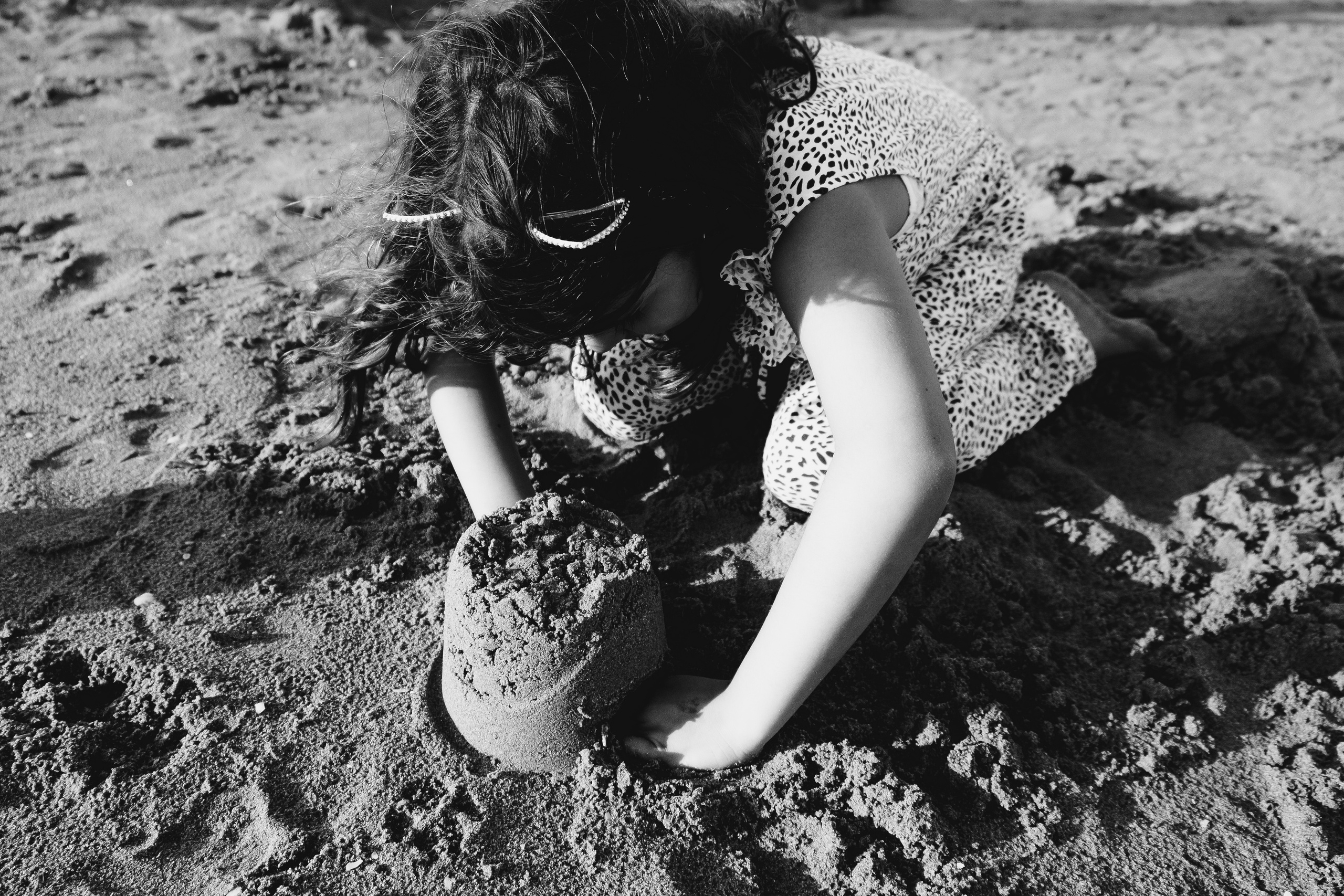 Fun family photo session on the beach