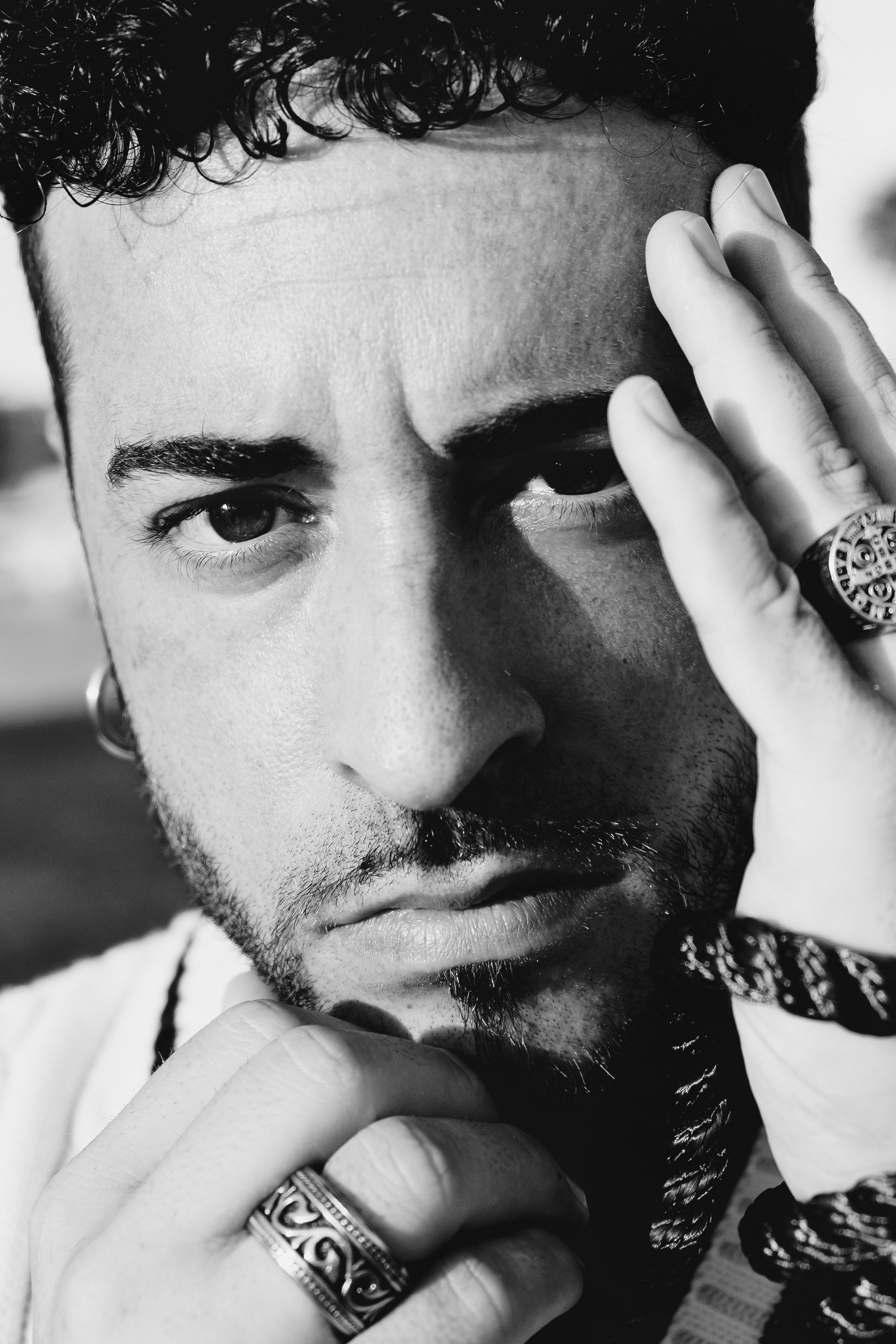 Jonathan Pons. Фотосессия для испанского музыканта