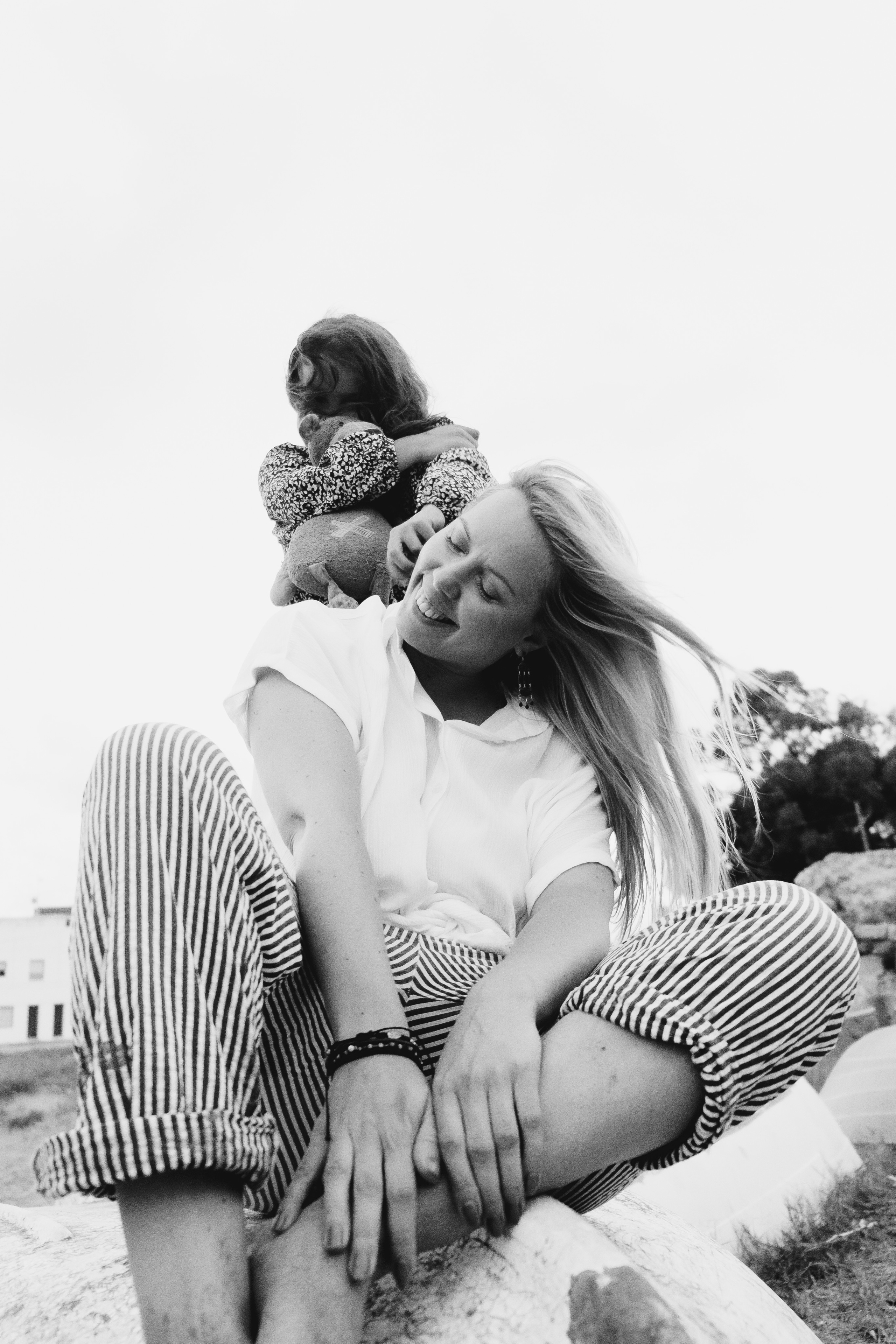 Fun family photo session on the beach
