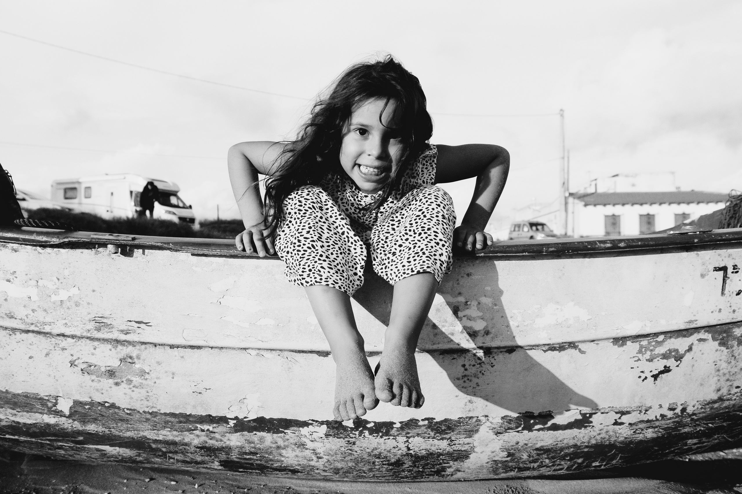 Fun family photo session on the beach