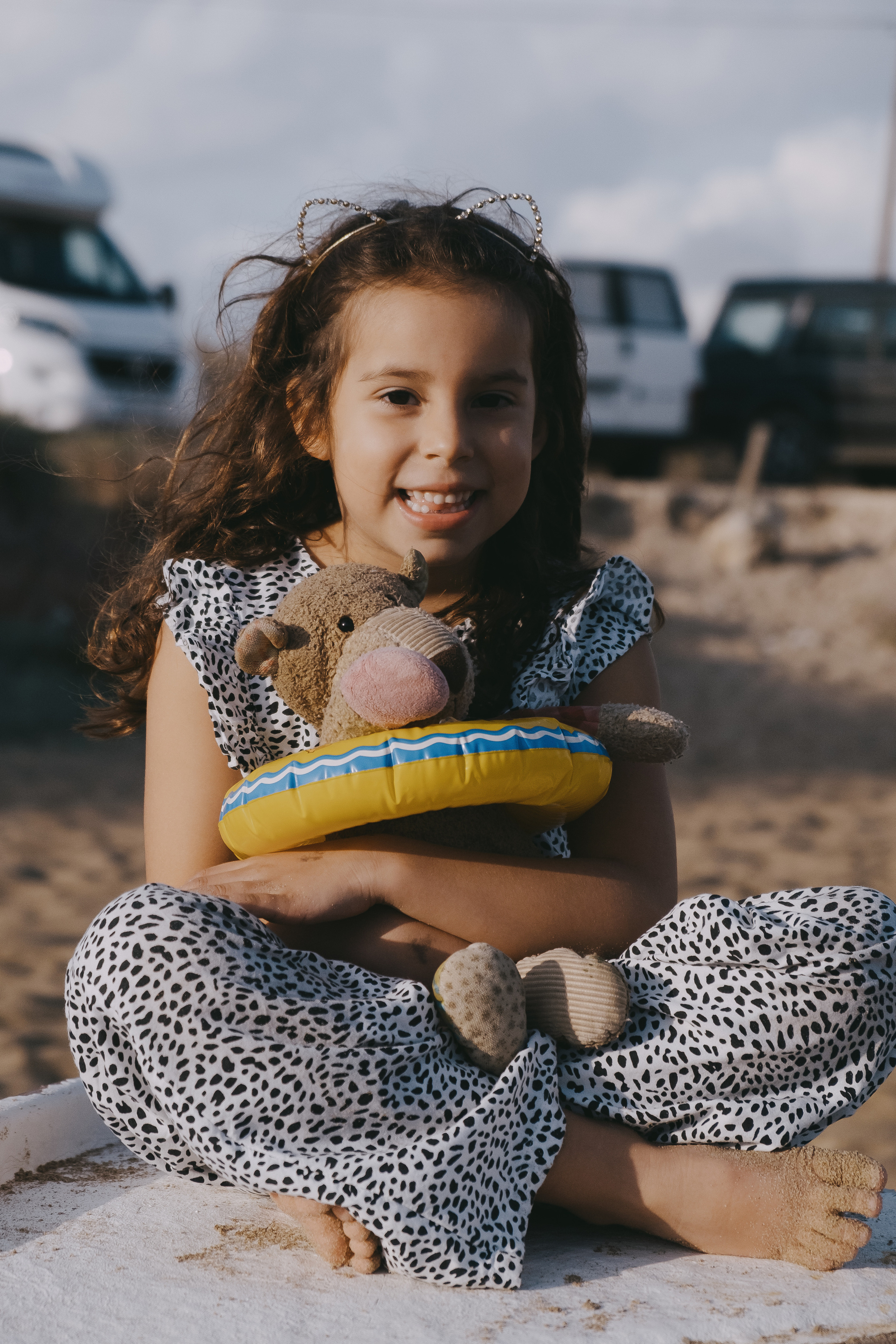Fun family photo session on the beach
