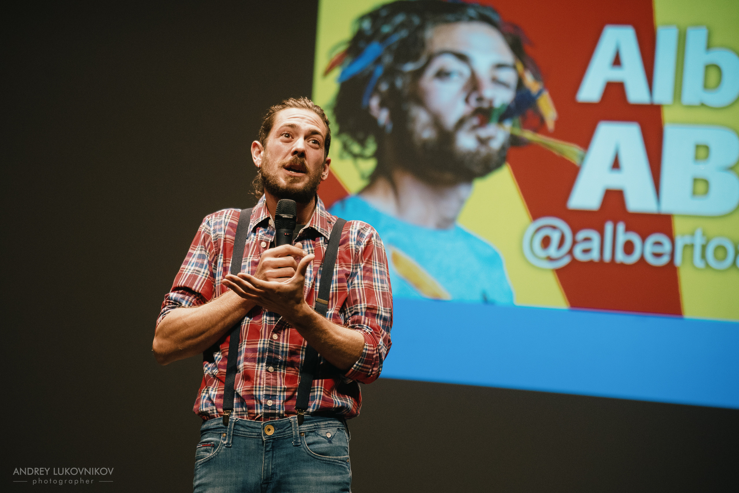 CHE. Фотоотчет с выступления испанских комиков