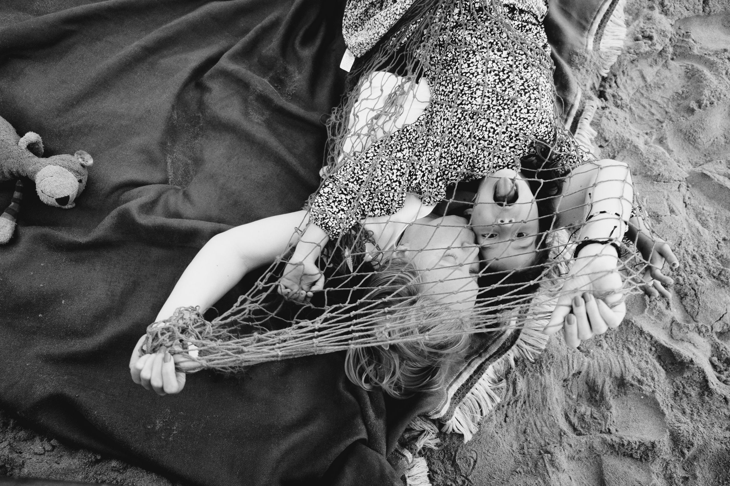 Fun family photo session on the beach