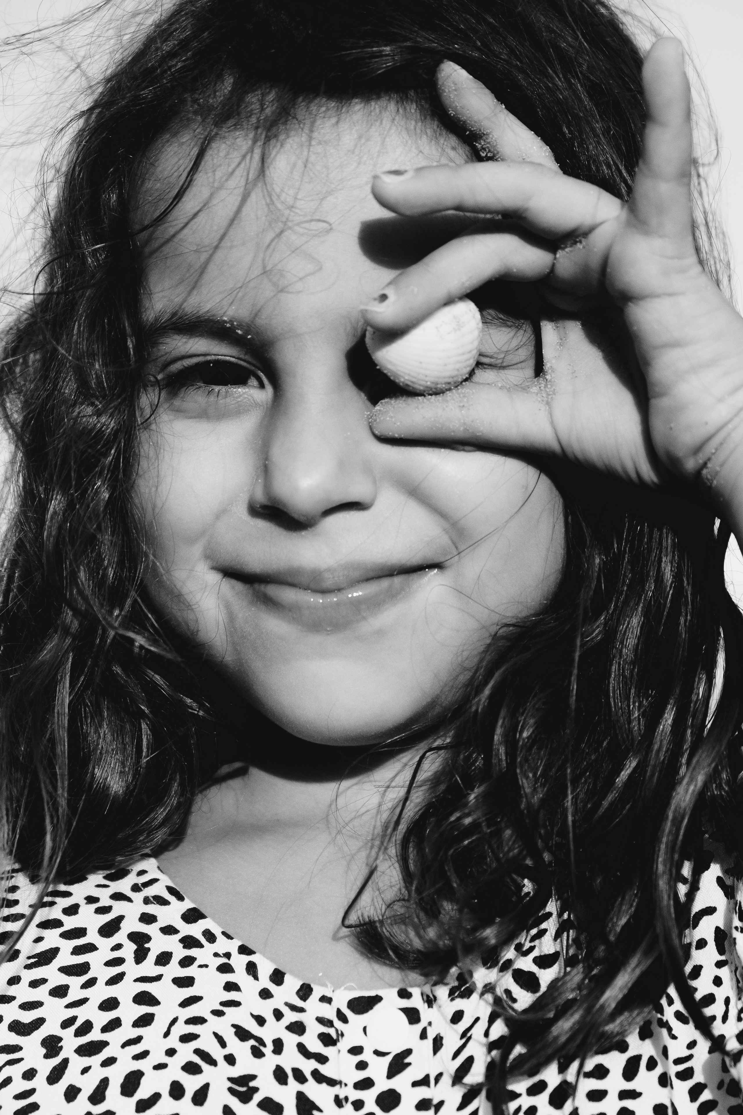 Fun family photo session on the beach