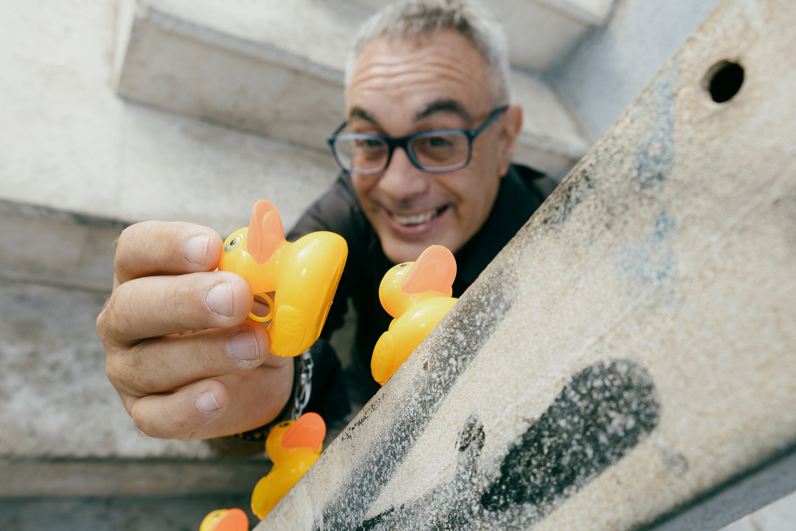 Dani Mares. A fun photo session with ducks for an artist