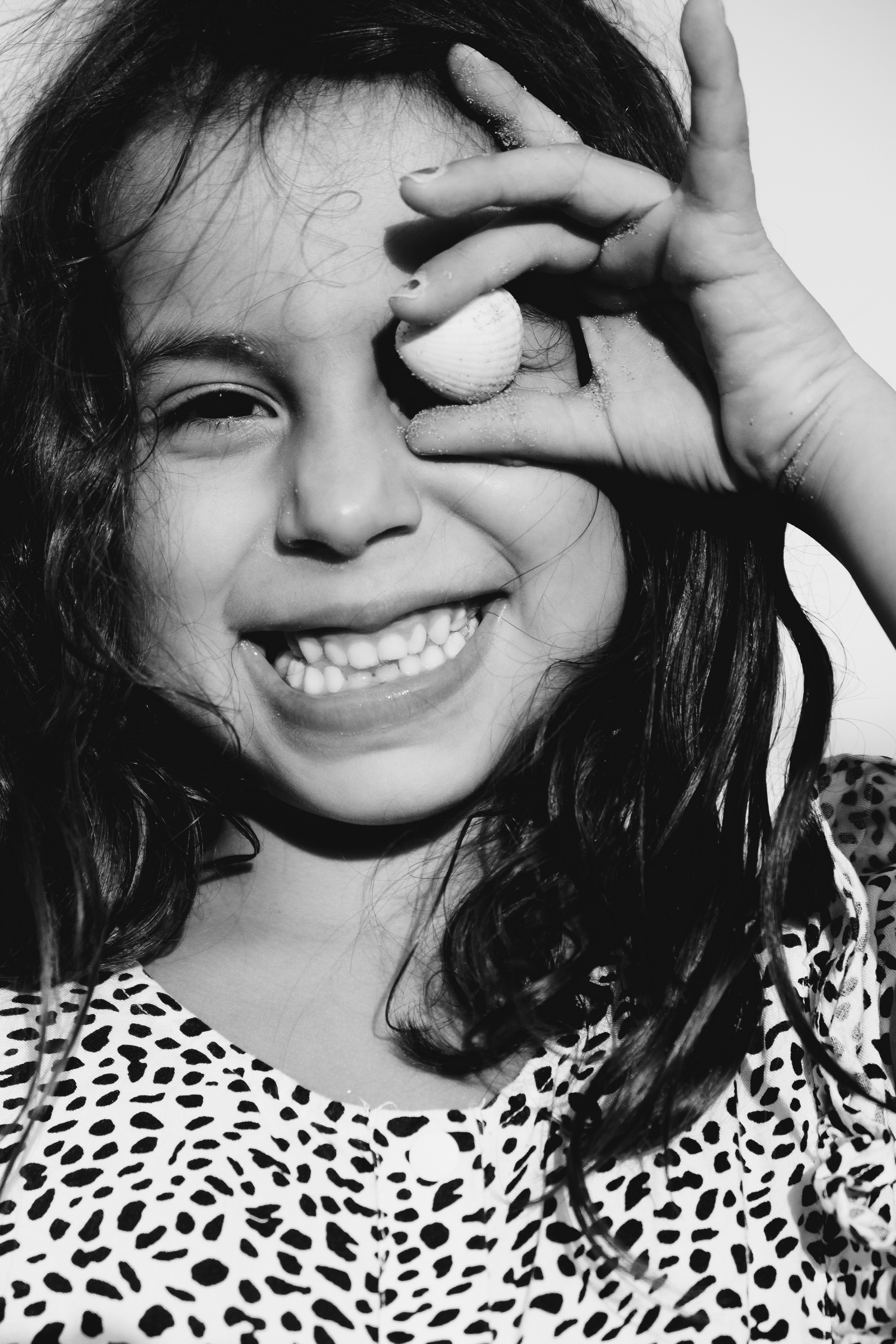 Fun family photo session on the beach