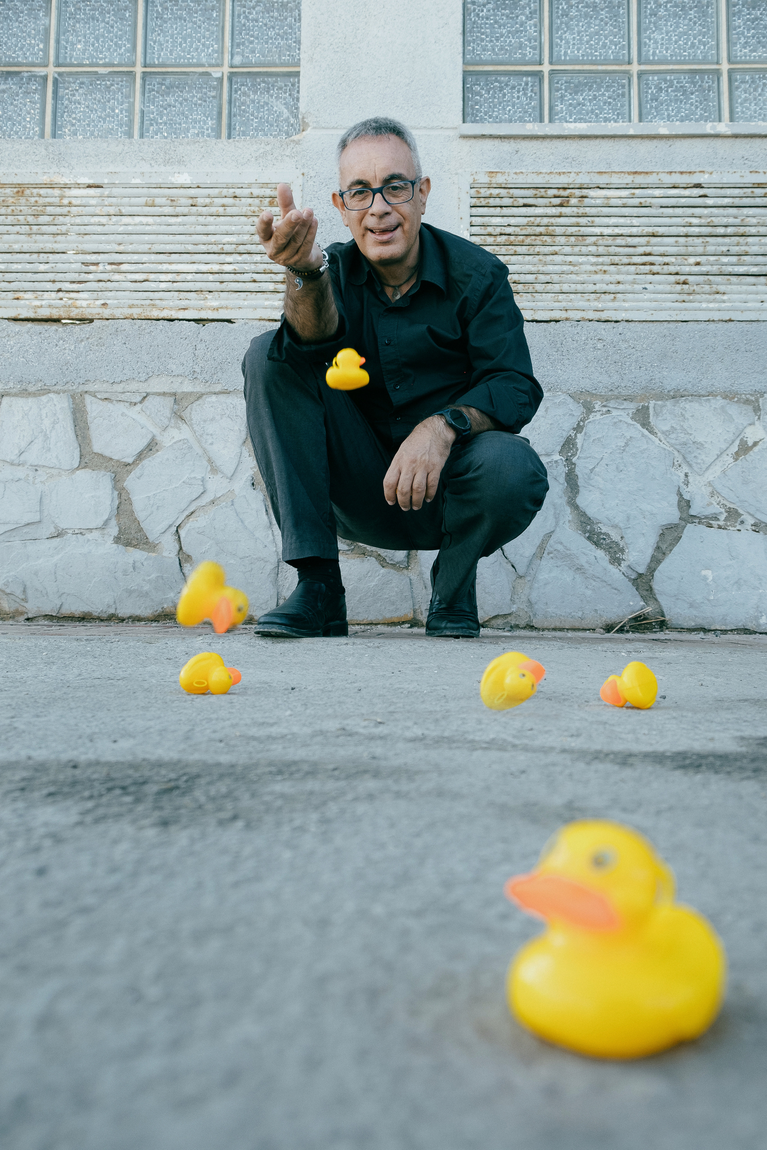 Dani Mares. A fun photo session with ducks for an artist
