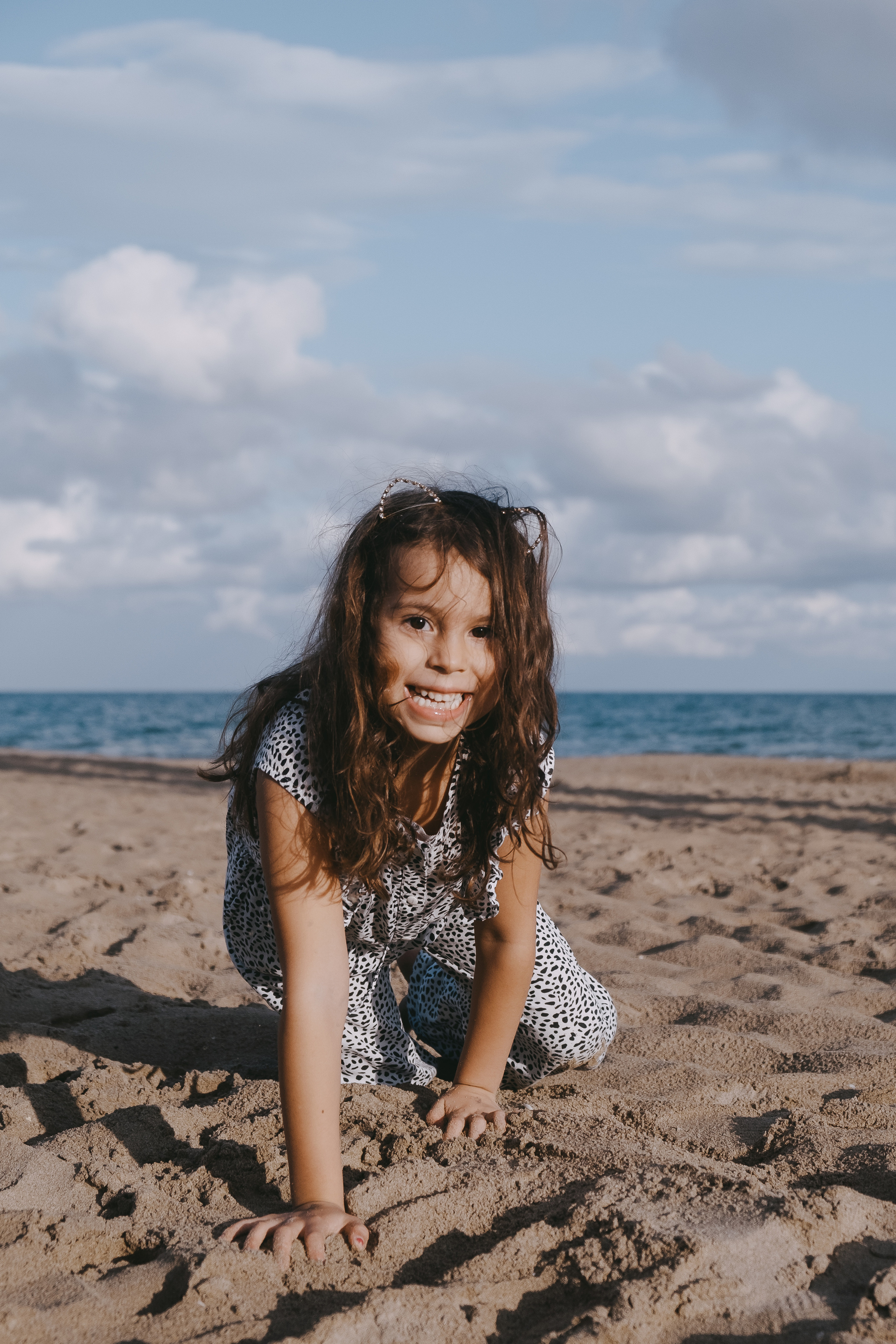 Fun family photo session on the beach