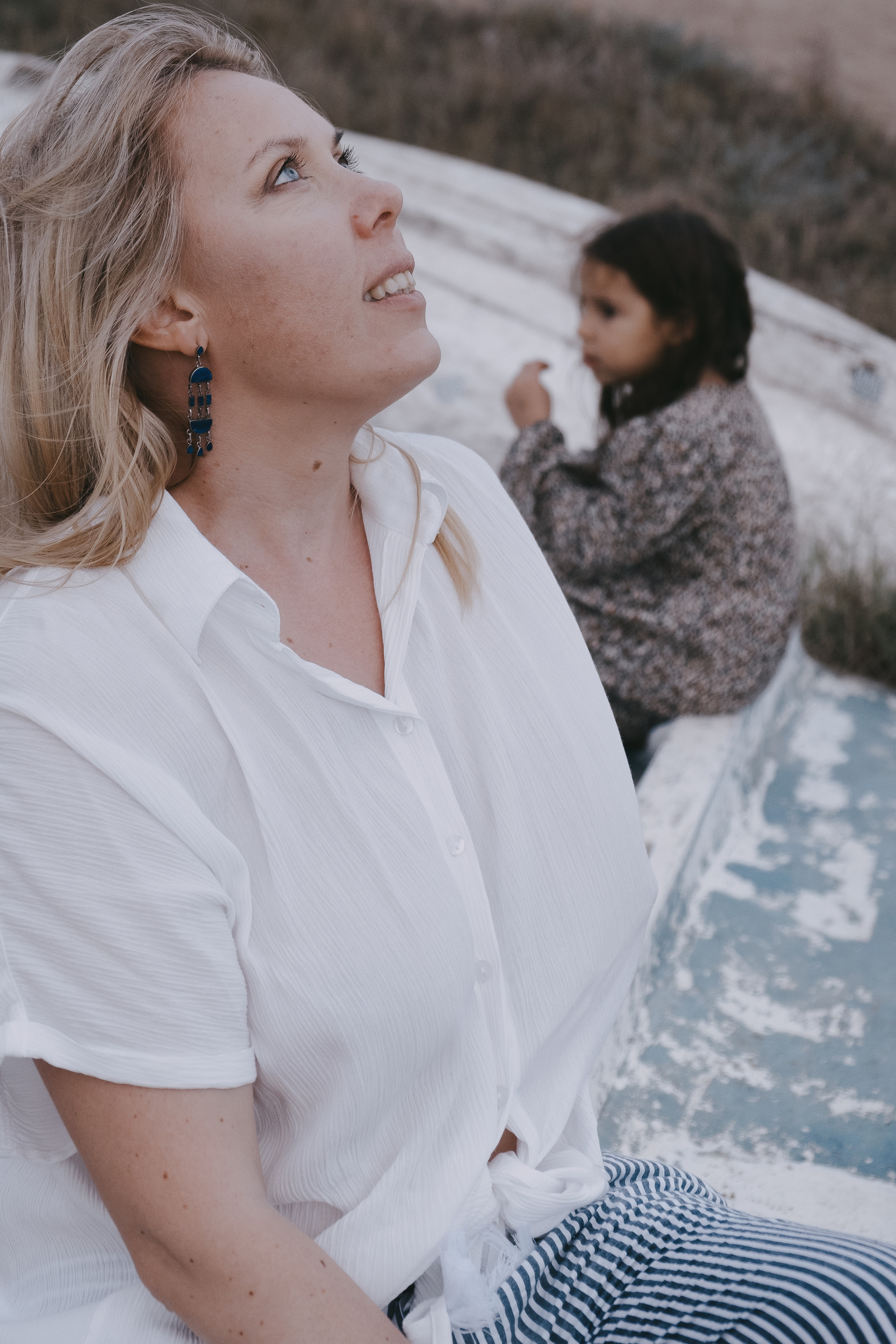Fun family photo session on the beach