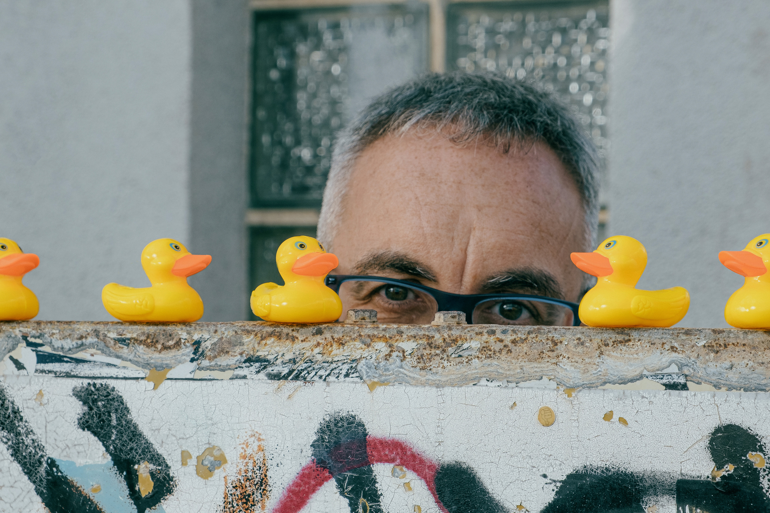 Dani Mares. A fun photo session with ducks for an artist