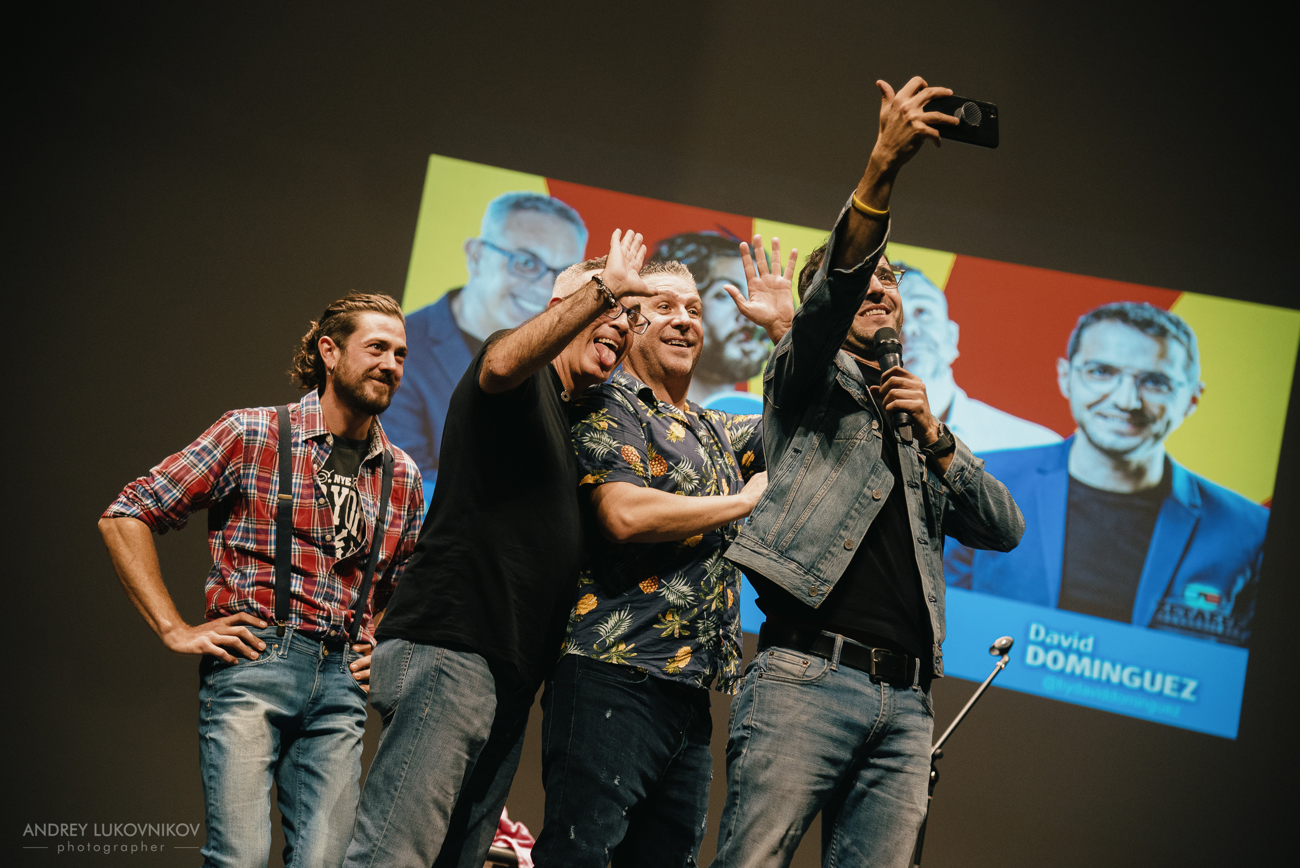 CHE. Фотоотчет с выступления испанских комиков