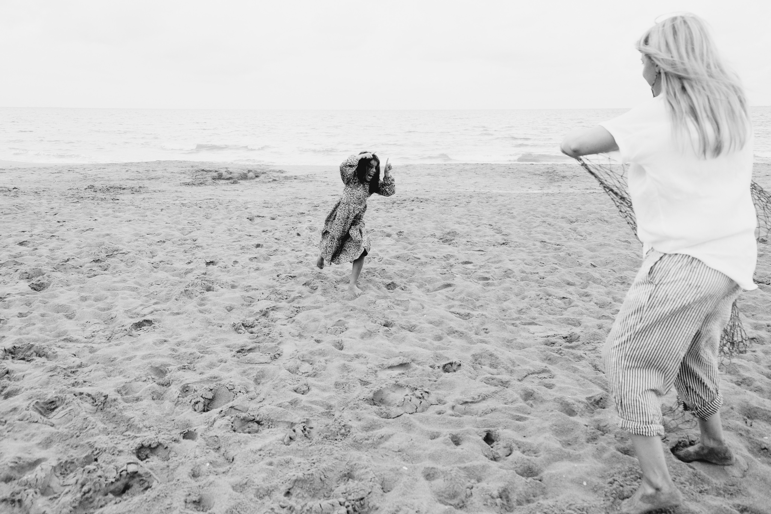 Fun family photo session on the beach