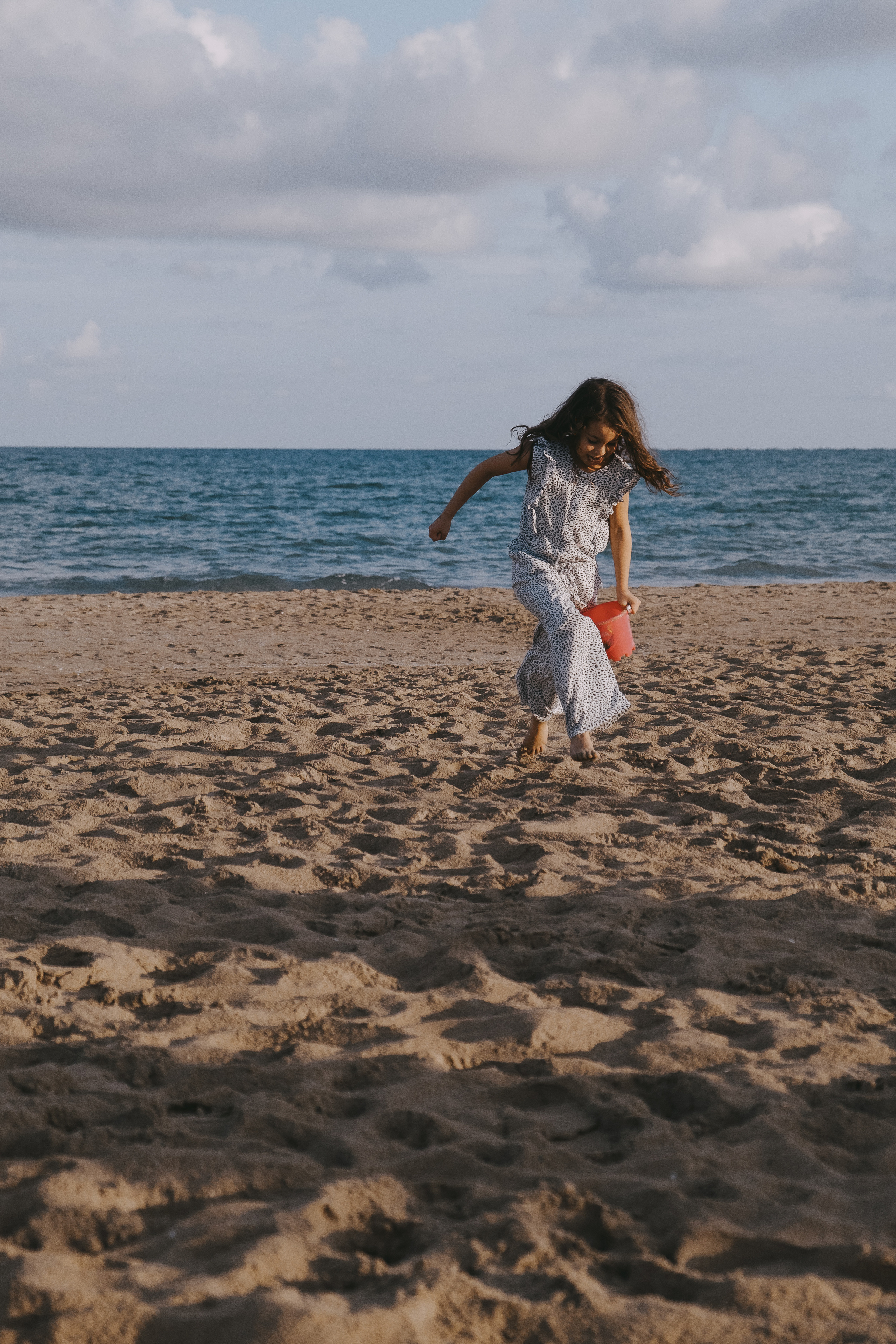 Fun family photo session on the beach