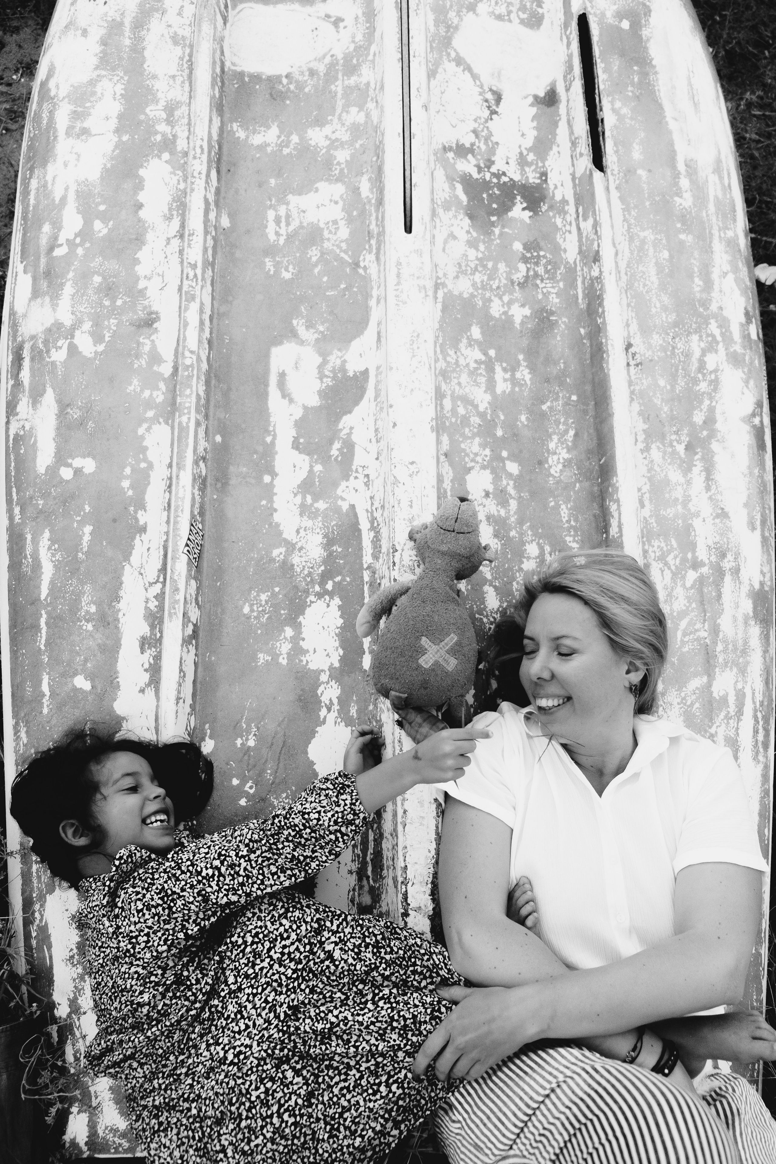 Fun family photo session on the beach