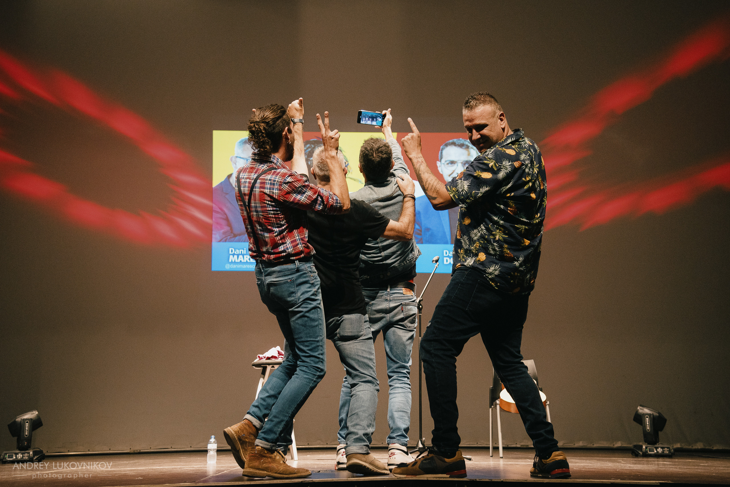 CHE. Фотоотчет с выступления испанских комиков