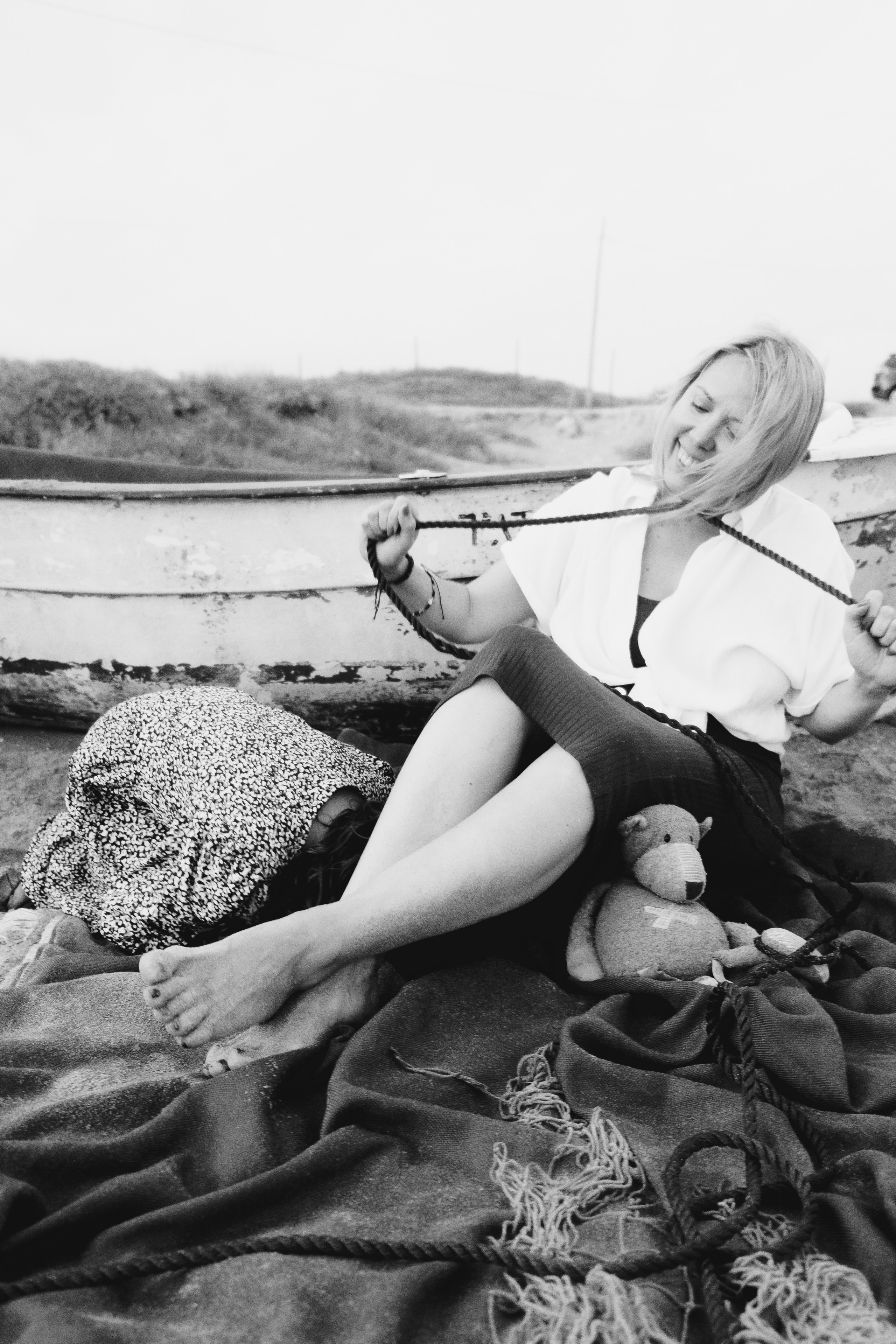 Fun family photo session on the beach