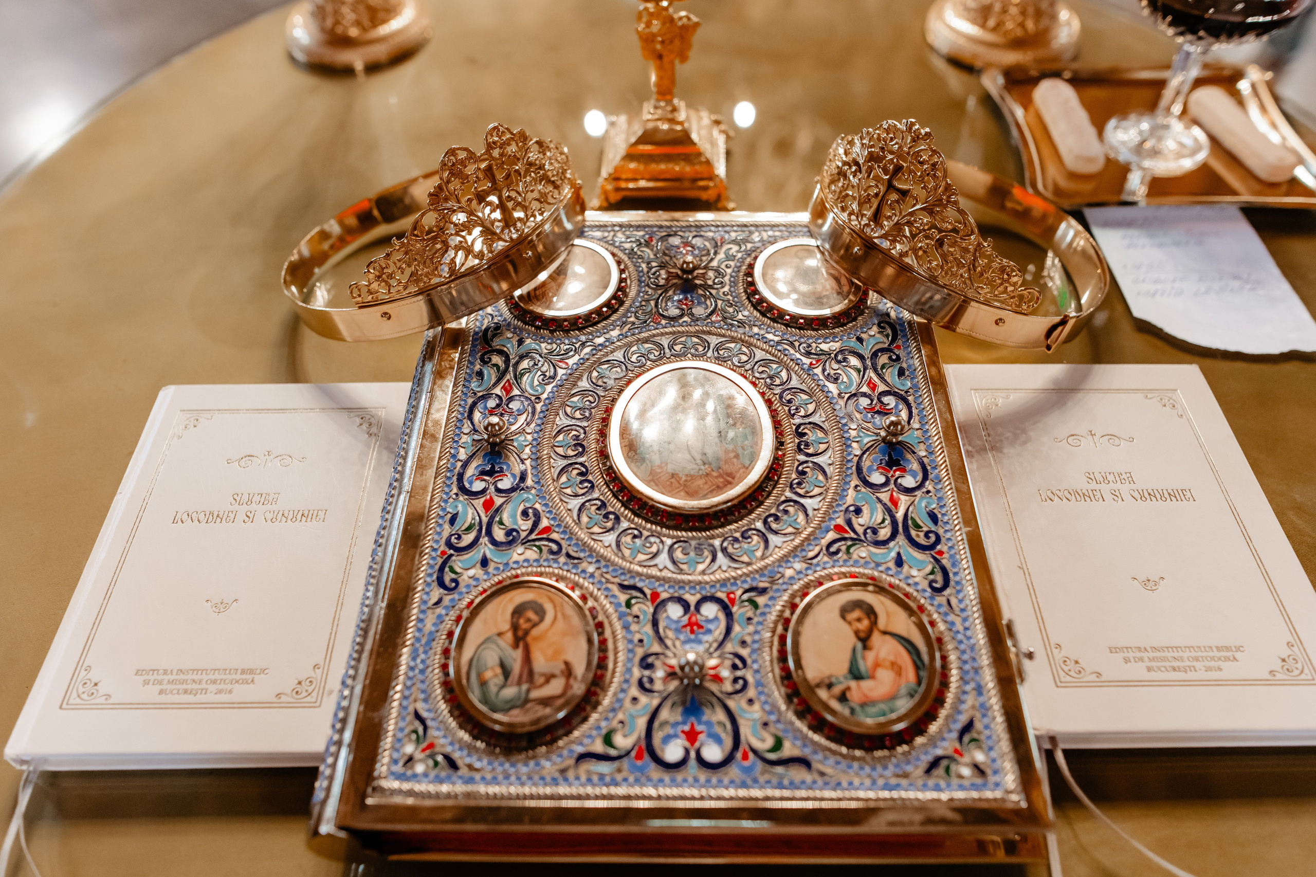 Nunta Alexandra si Viorel — Jubile Ballroom — Pregatiri si Biserica. Ana Maria Dragan Fotograf Evenimente