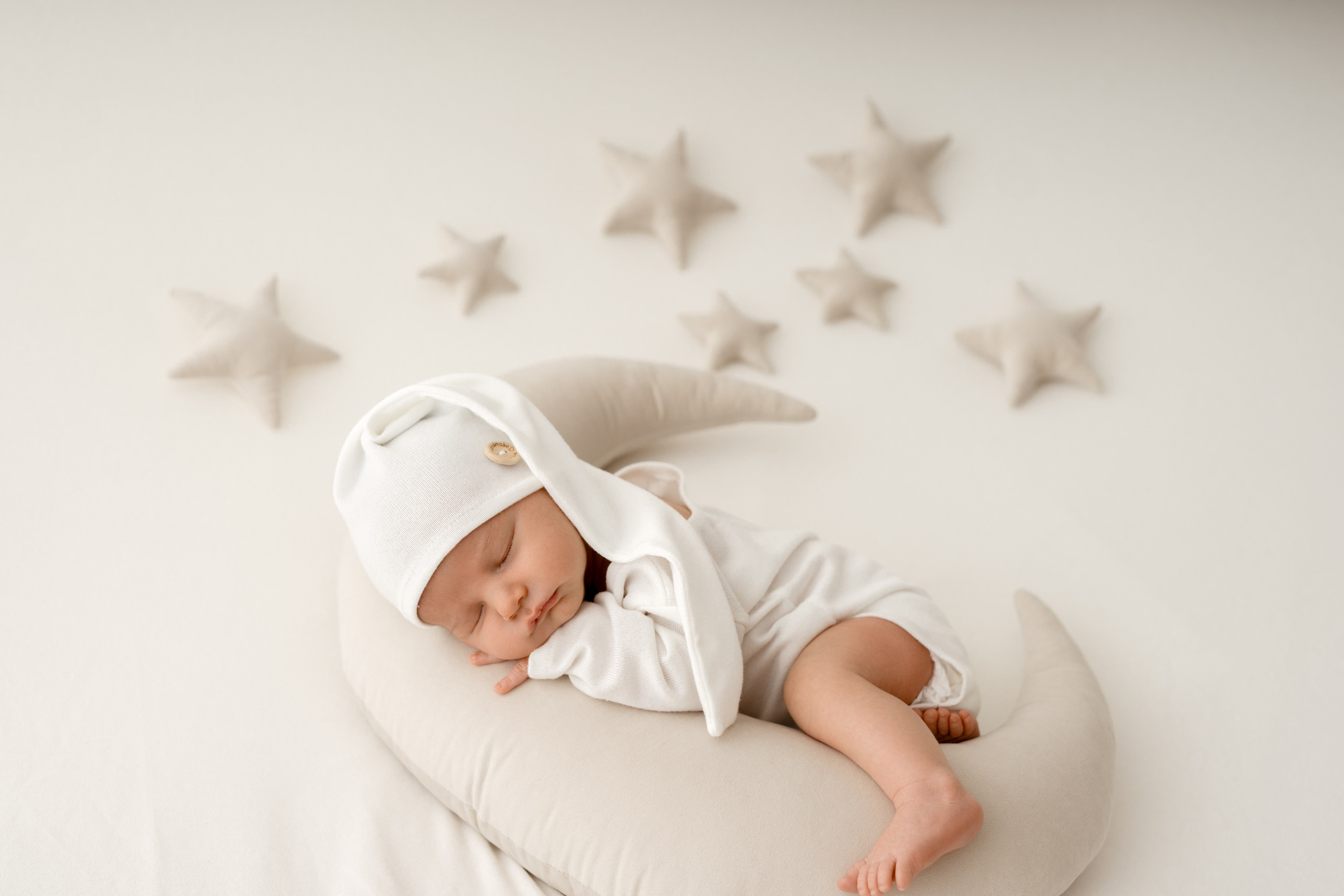 Malutki Szymuś na swojej pierwszej sesji. Fotograf Łódź - sesja ciążowa, noworodkowa, dziecięca. Studio w Łodzi