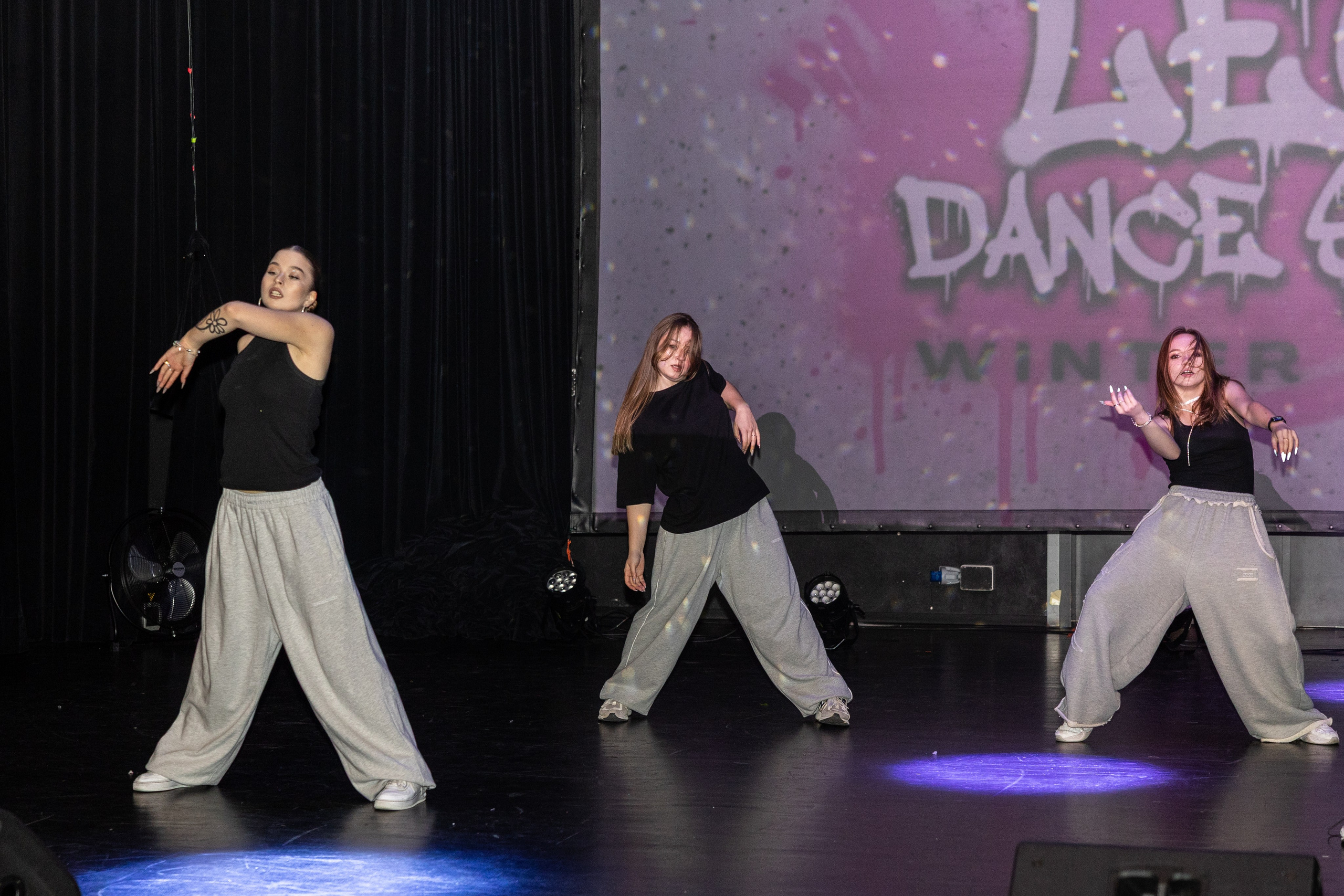 LEO DANCE SHOW WINTER 2025. Семейный и детский фотограф в Варшаве Мила Бобровская