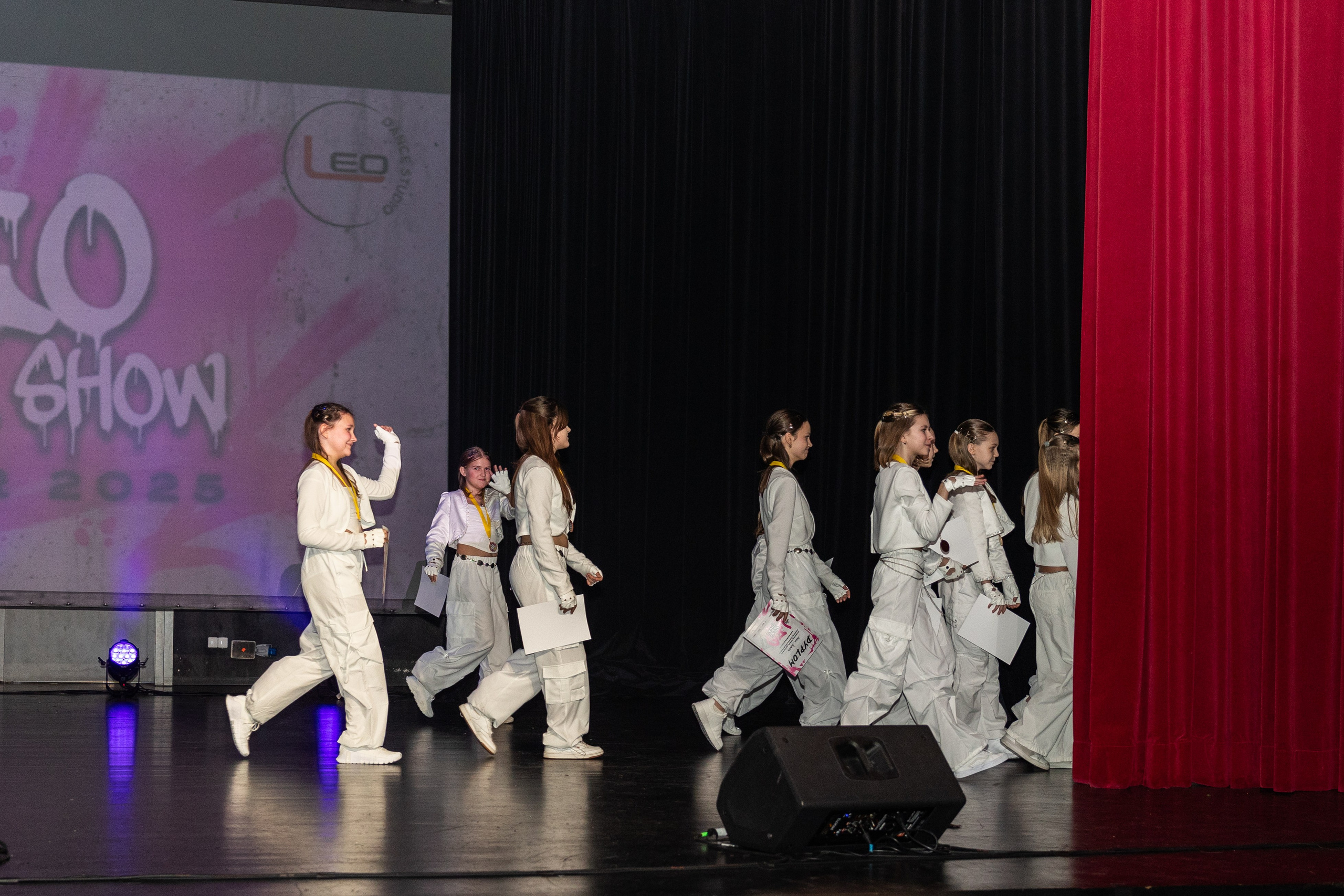 LEO DANCE SHOW WINTER 2025. Семейный и детский фотограф в Варшаве Мила Бобровская